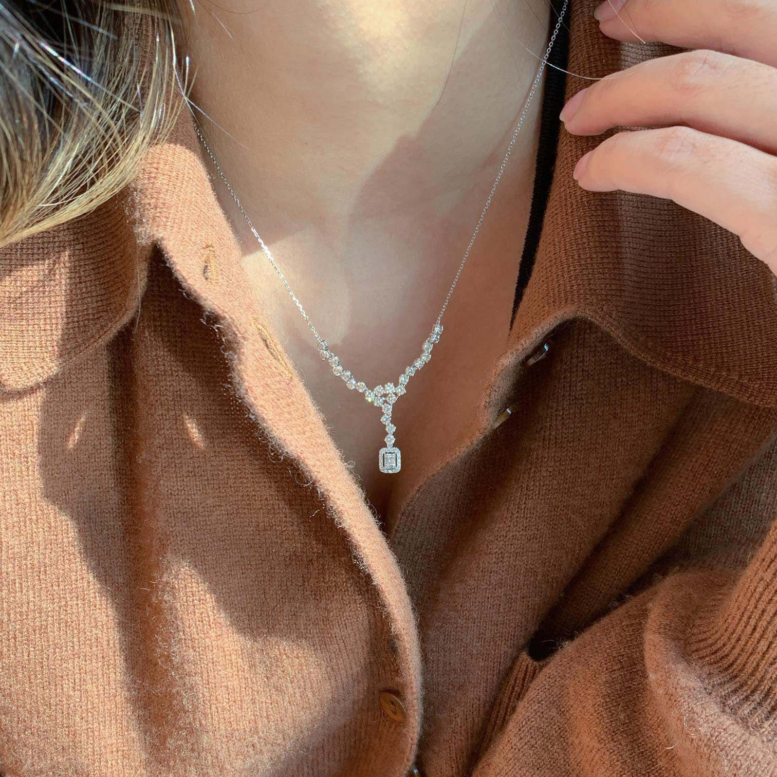 18K天然鑽石-小V垂墜項鍊