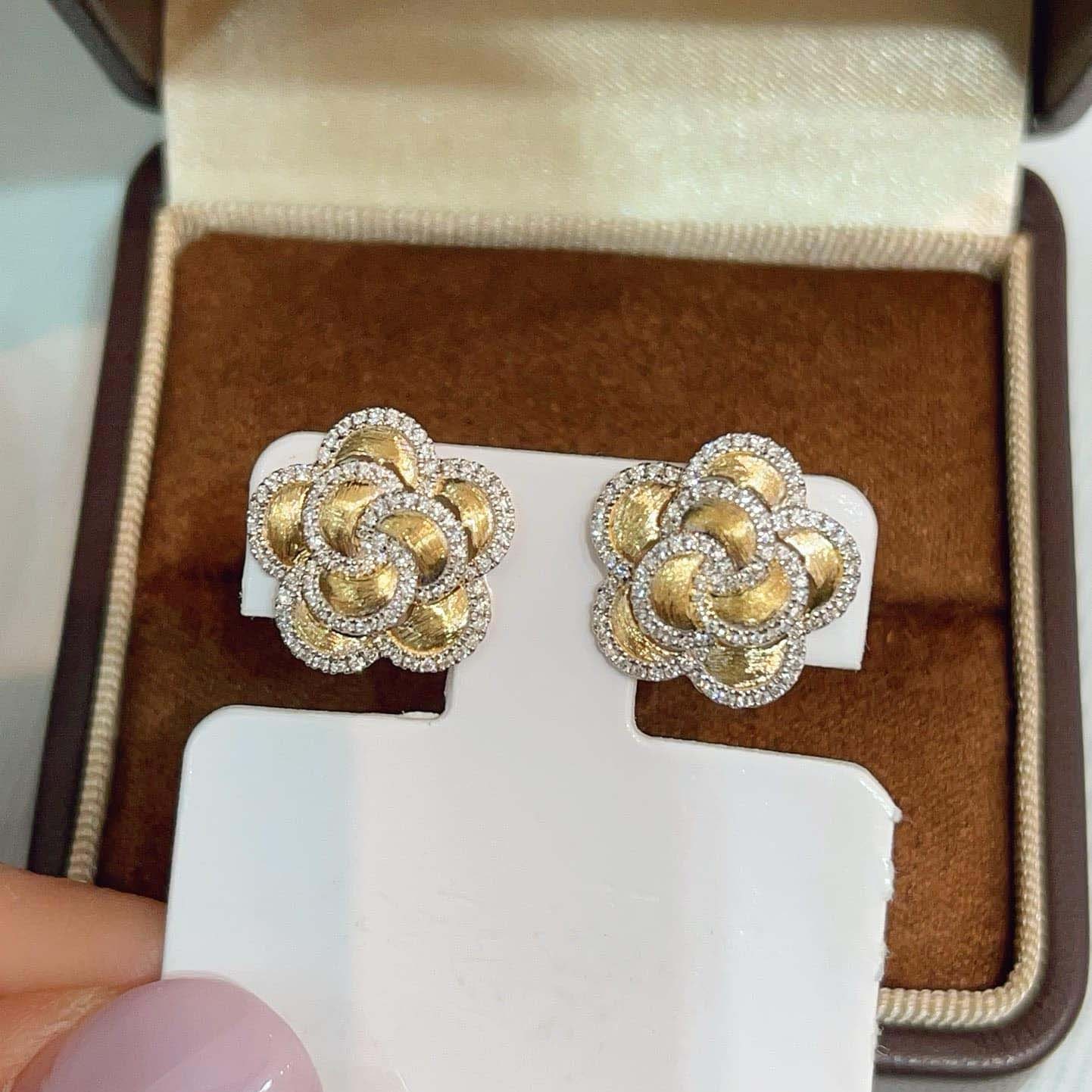 18K天然鑽石-拉絲花朵耳環