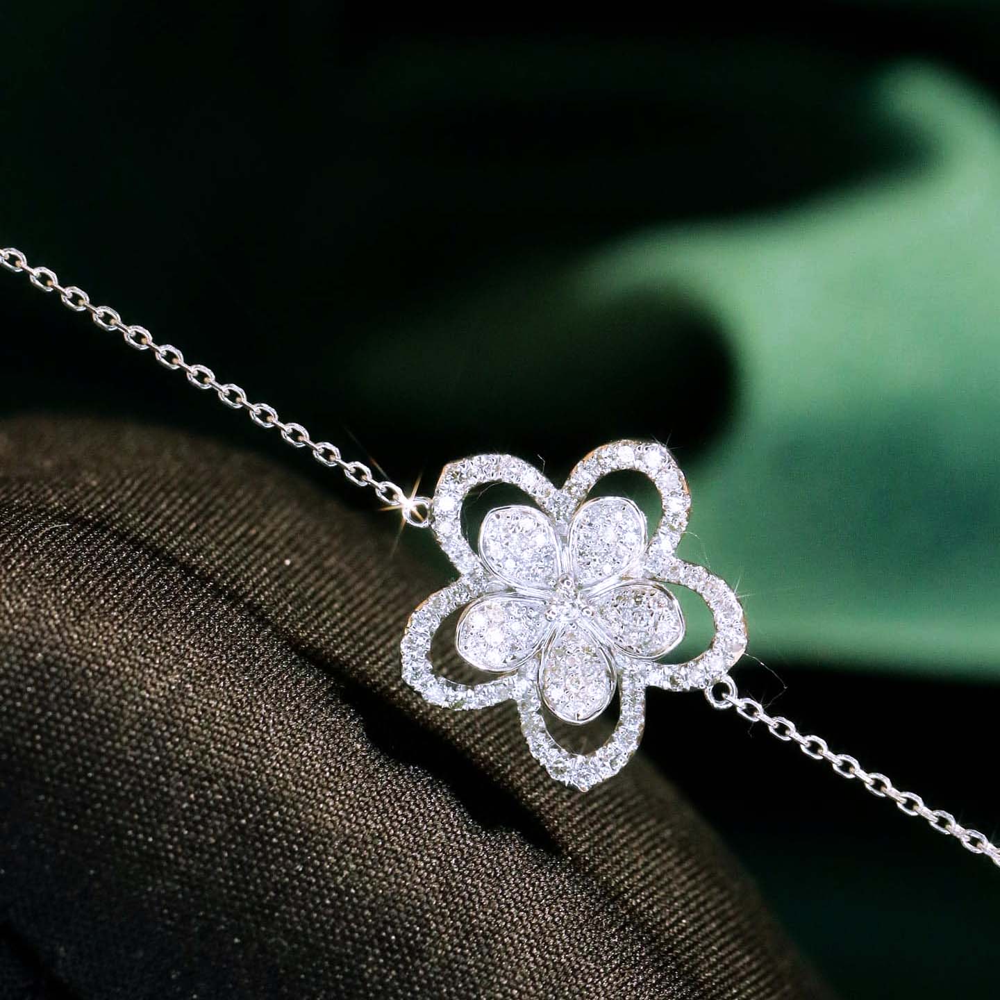 18K天然鑽石-秀氣花朵手鍊