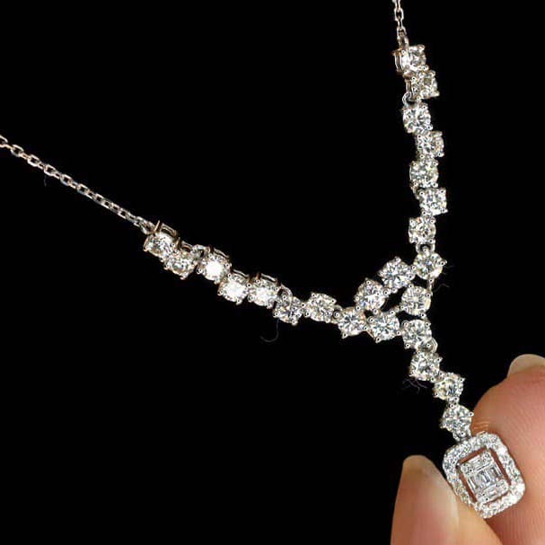 18K天然鑽石-小V垂墜項鍊