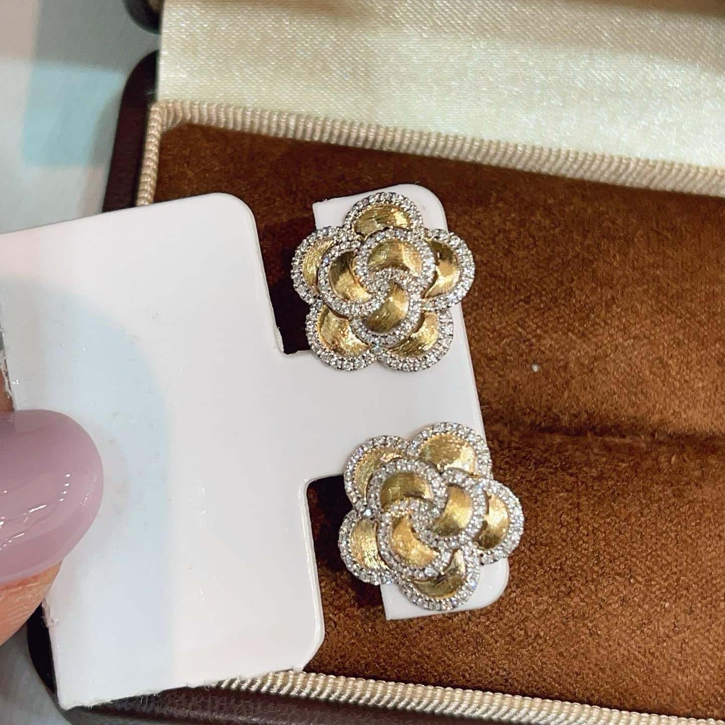 18K天然鑽石-拉絲花朵耳環