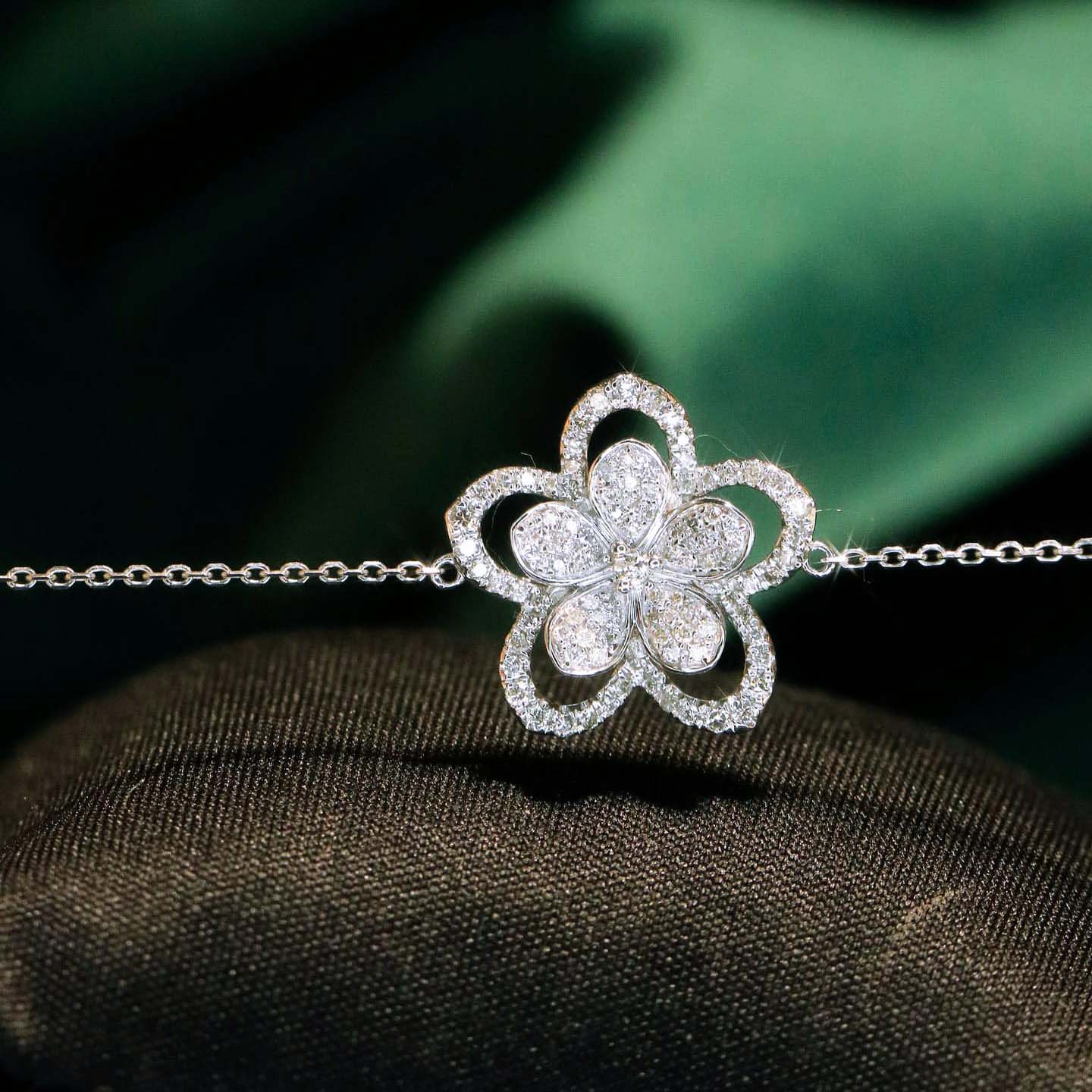 18K天然鑽石-秀氣花朵手鍊