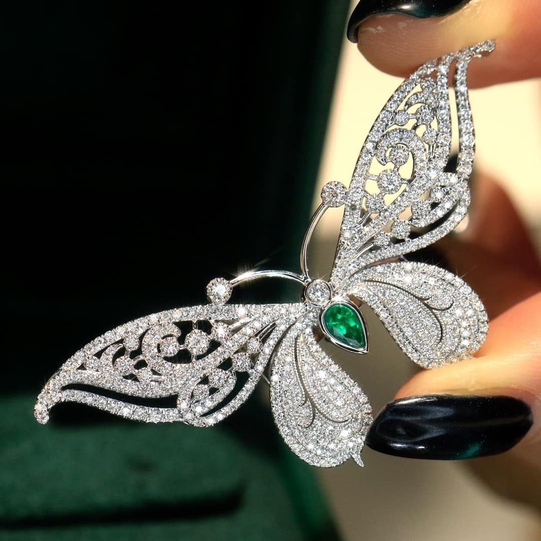18K天然鑽石-祖母綠大蝴蝶萬用墜飾 - 第4張圖 18K天然鑽石-祖母綠大蝴蝶萬用墜飾