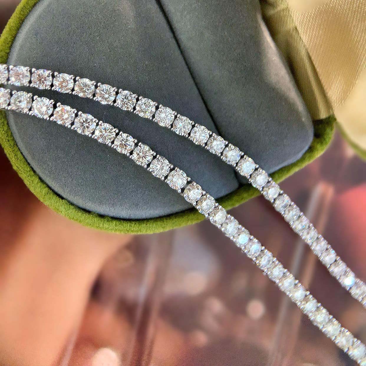 18K天然鑽石-四爪鑲嵌豪華手鍊