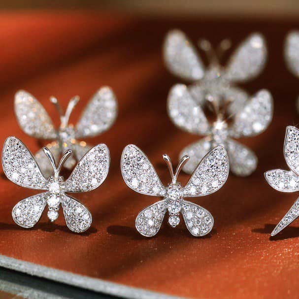 18K天然鑽石-蜻蜓/蝴蝶生動耳環