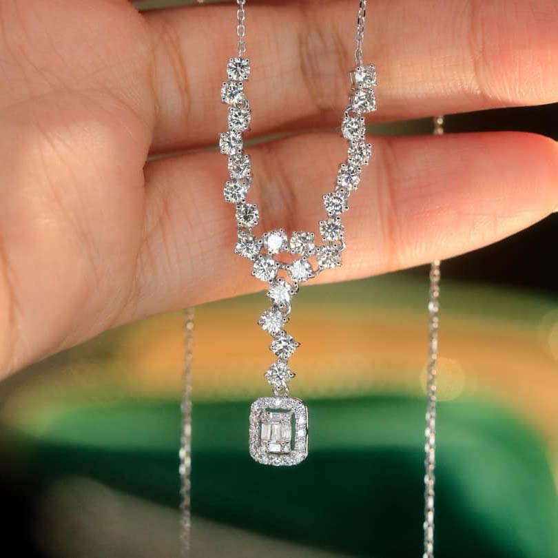 18K天然鑽石-小V垂墜項鍊