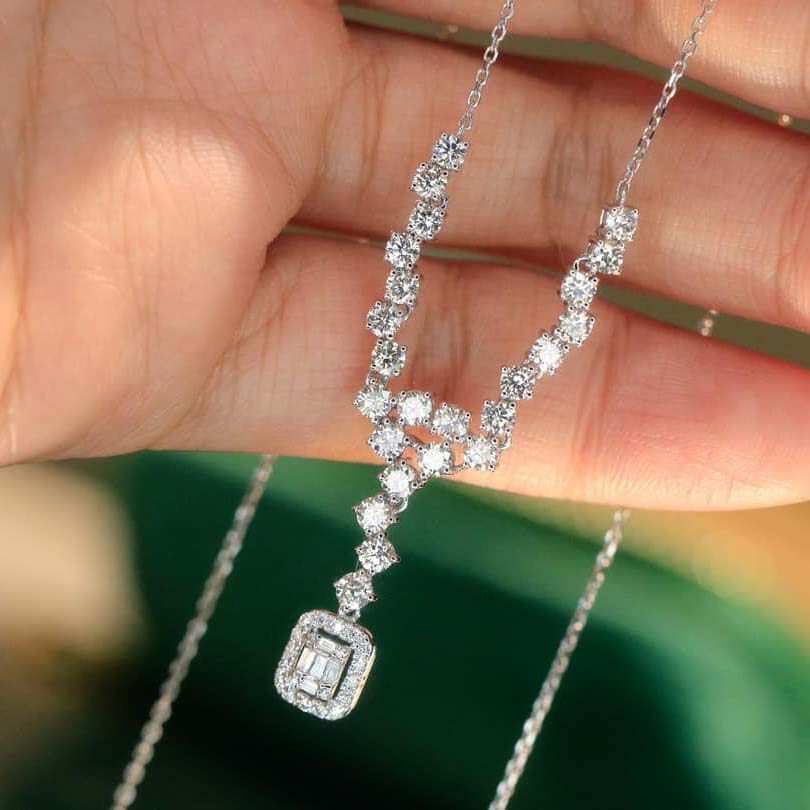 18K天然鑽石-小V垂墜項鍊