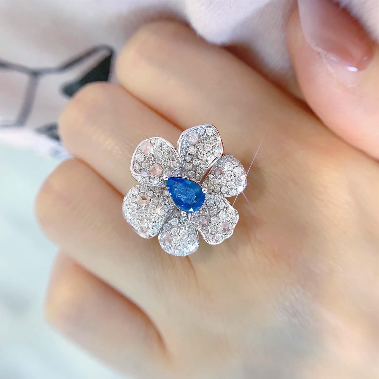 18K天然鑽石-藍寶石六瓣花戒指