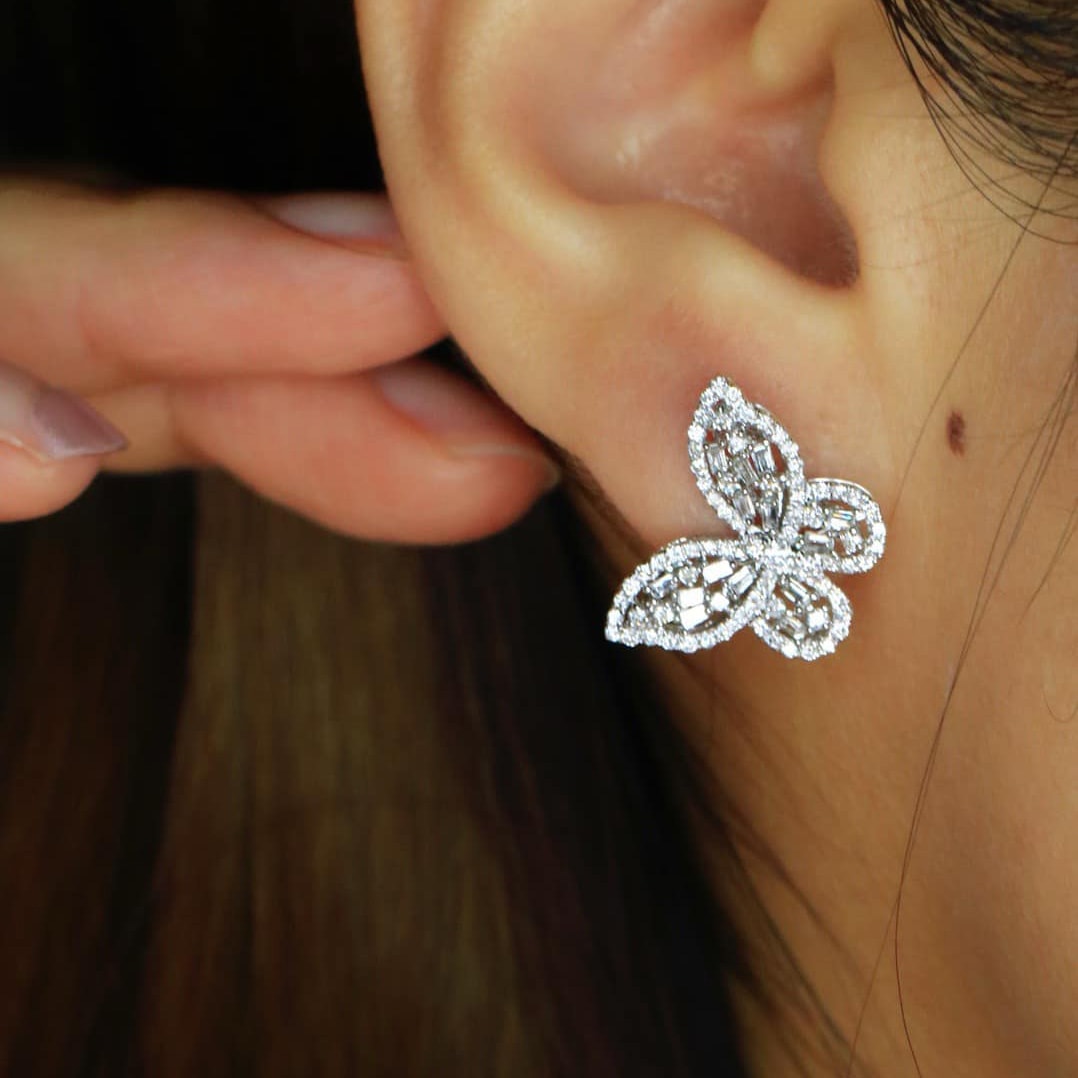 18K天然鑽石-蝴蝶閃動耳環