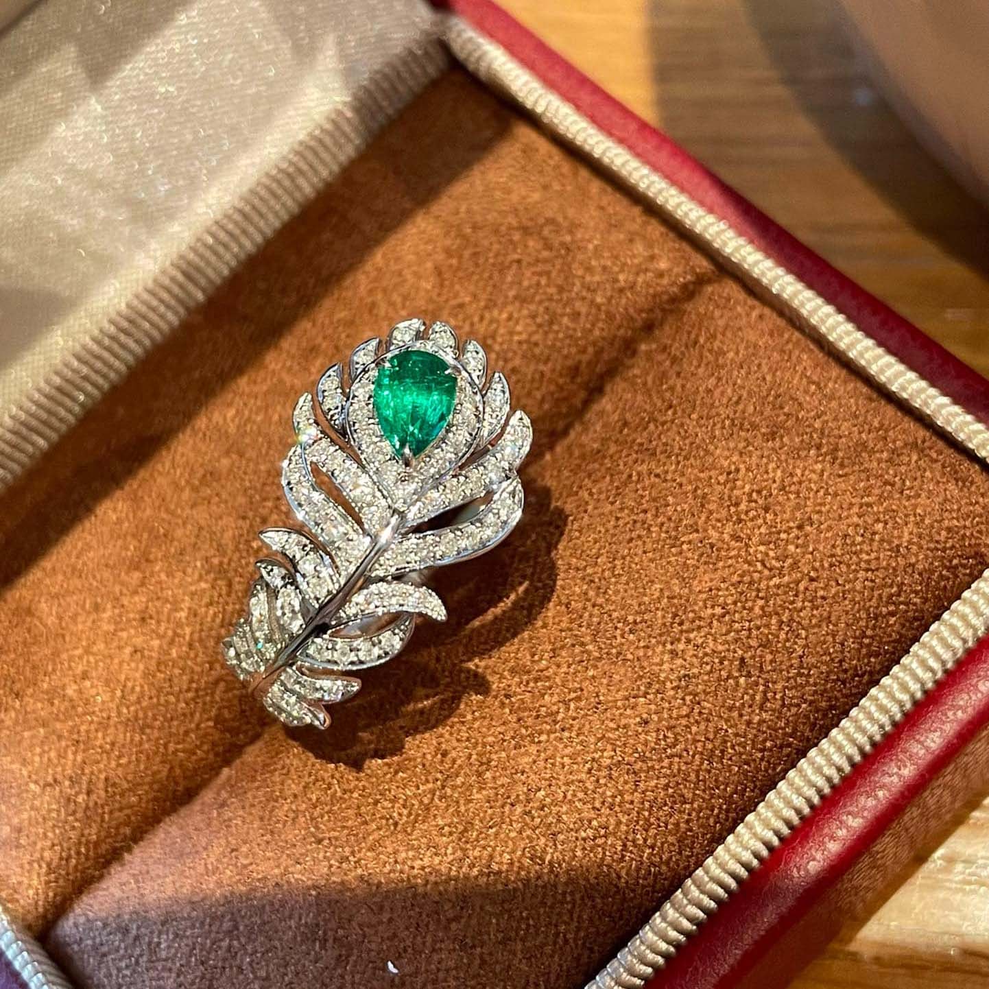 18K天然鑽石-祖母綠羽毛璀璨戒指