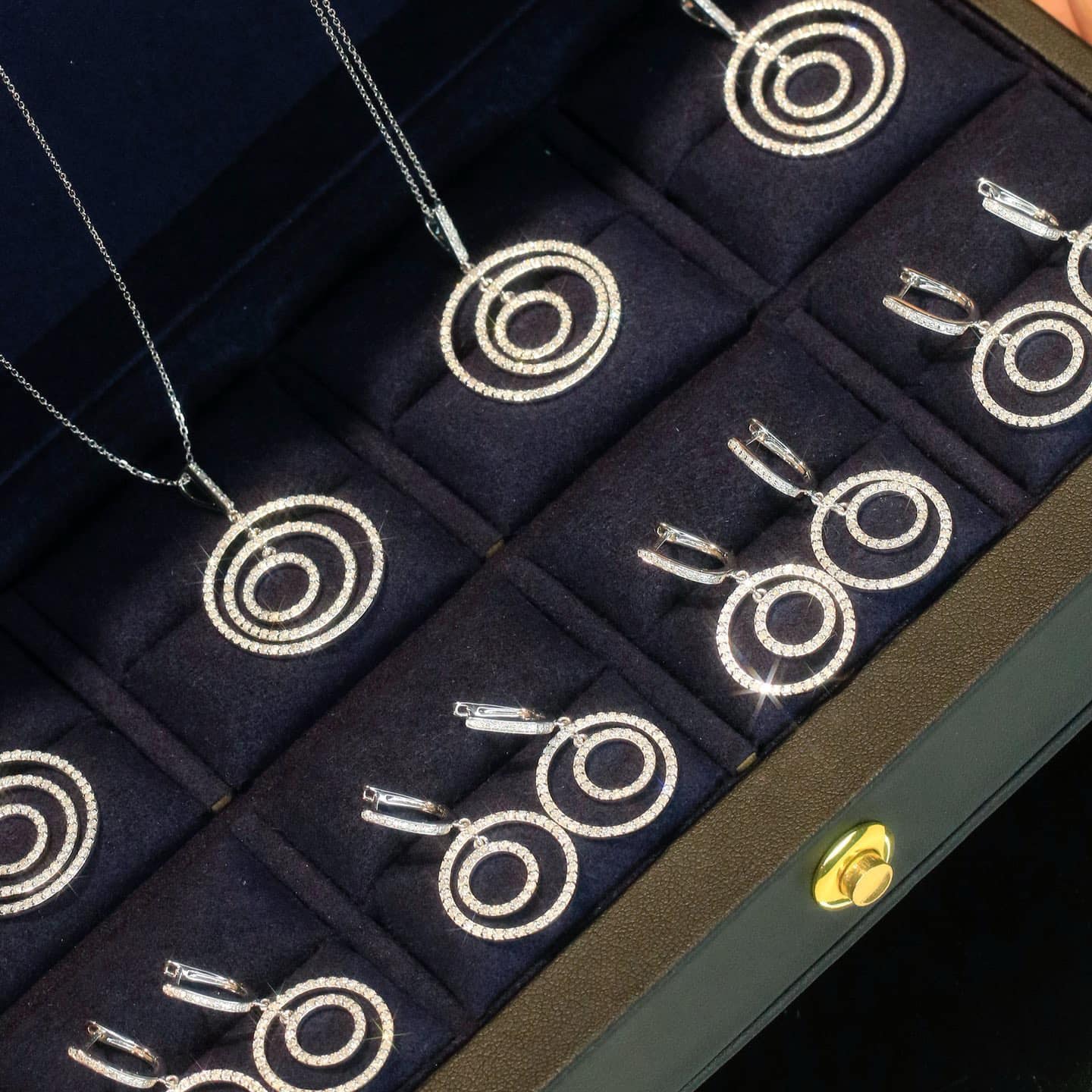 18K天然鑽石-雙層圓形耳環/項鍊