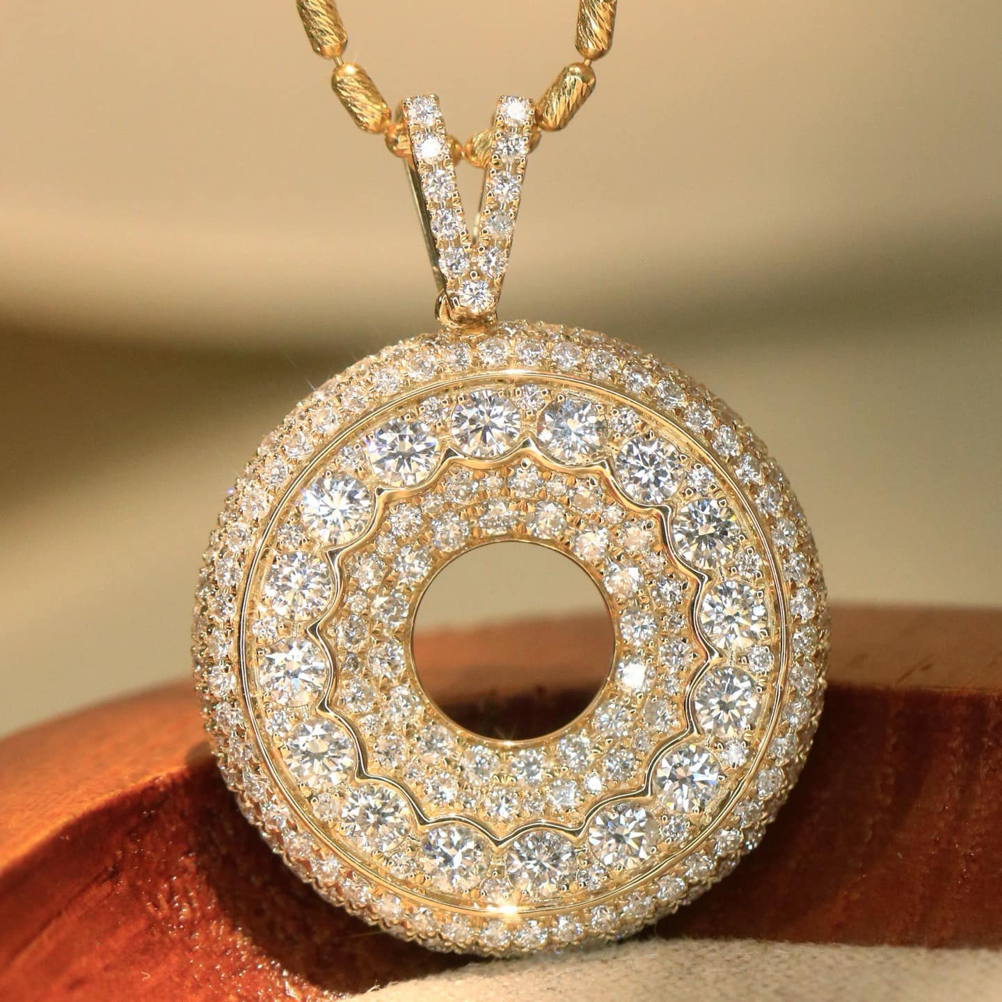 18K天然鑽石-精品甜甜圈墜飾