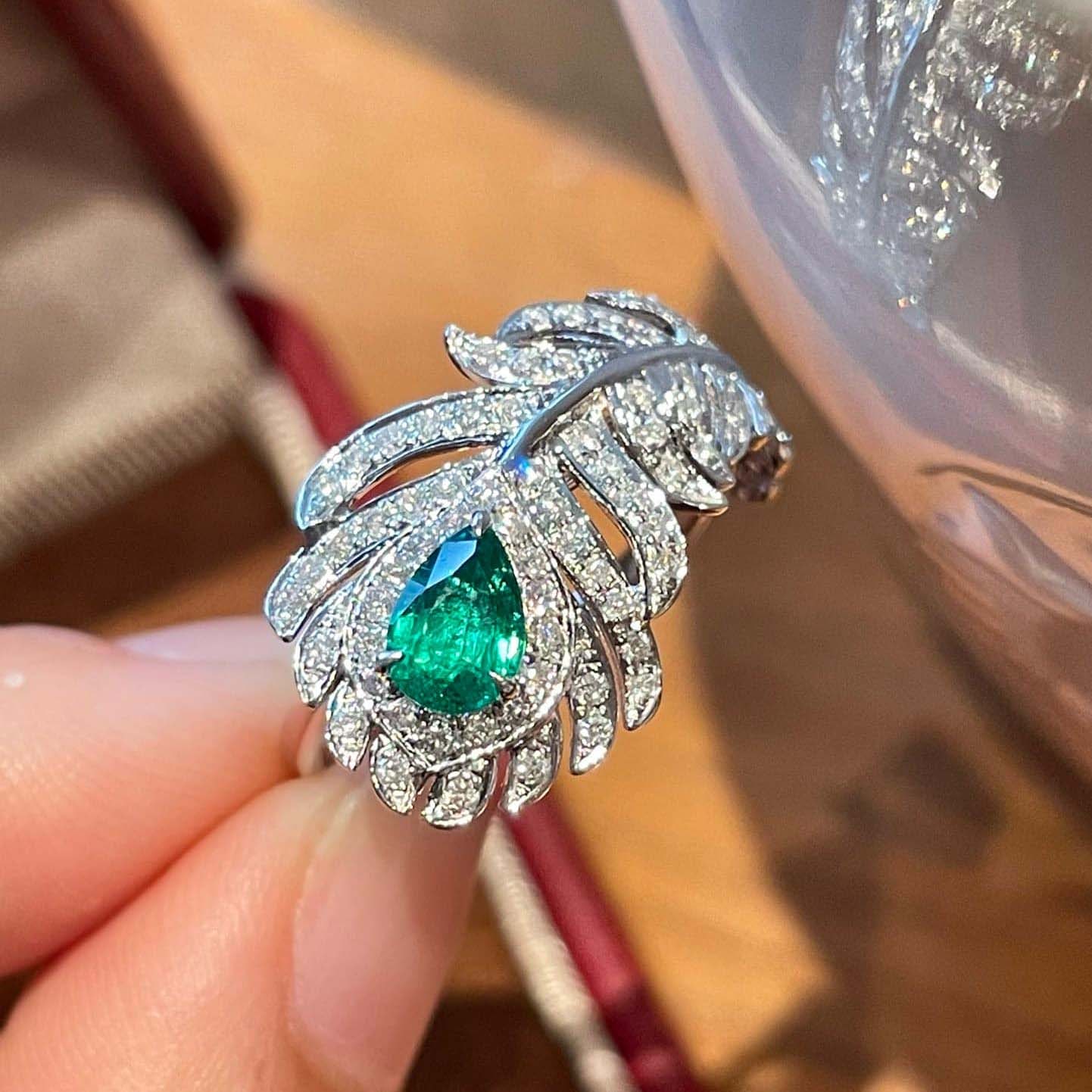 18K天然鑽石-祖母綠羽毛璀璨戒指