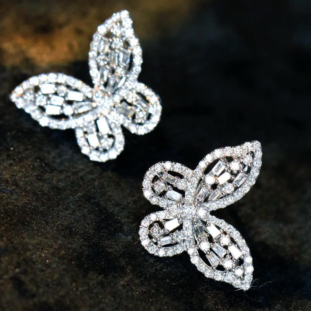 18K天然鑽石-蝴蝶閃動耳環 - 第3張圖 18K天然鑽石-蝴蝶閃動耳環