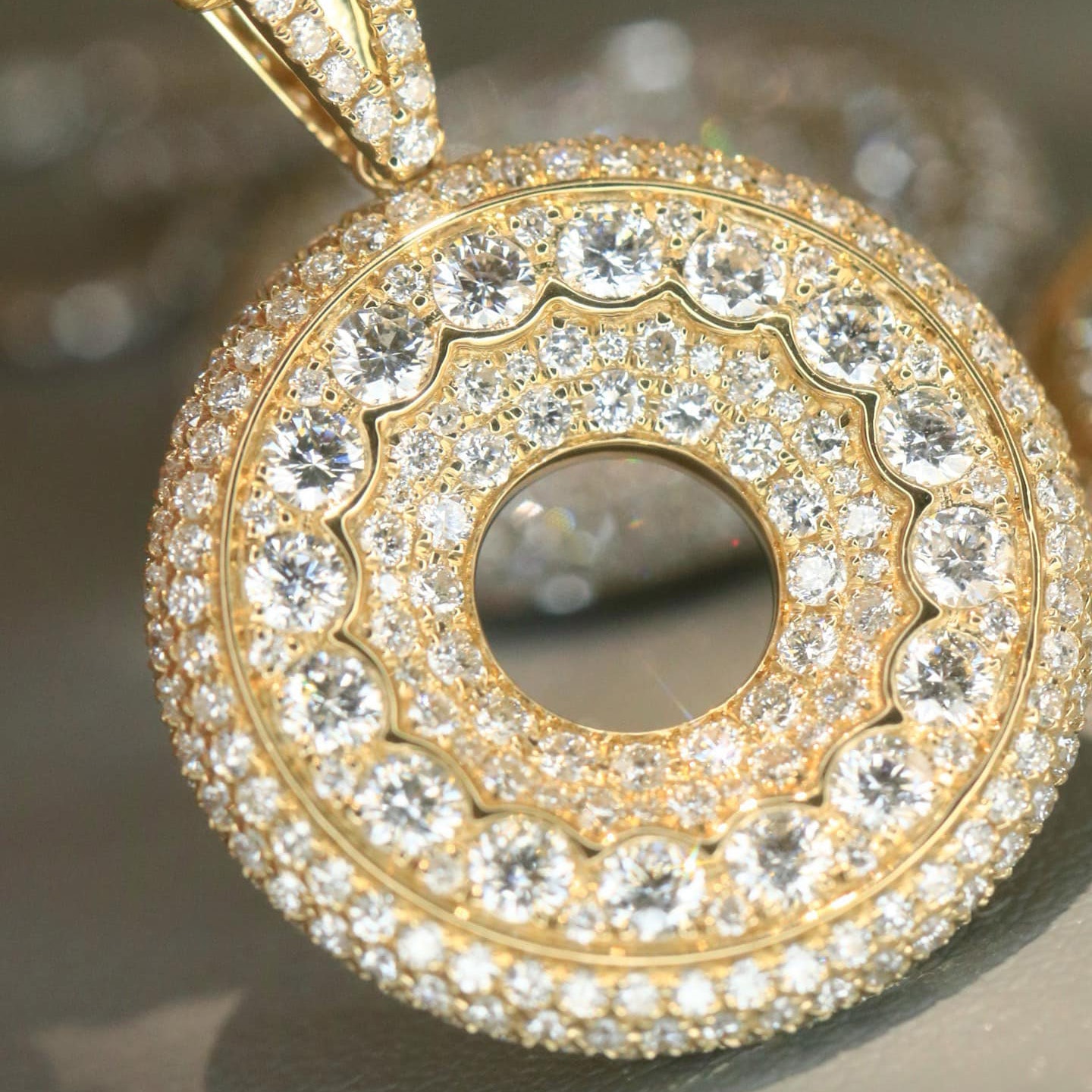 18K天然鑽石-精品甜甜圈墜飾