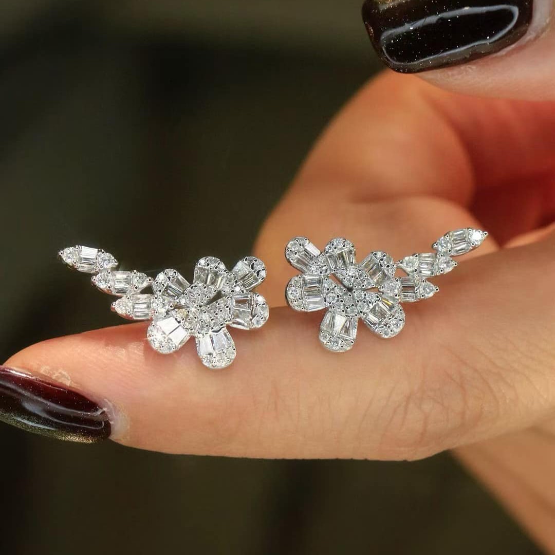 18K天然鑽石-氣質花朵耳環