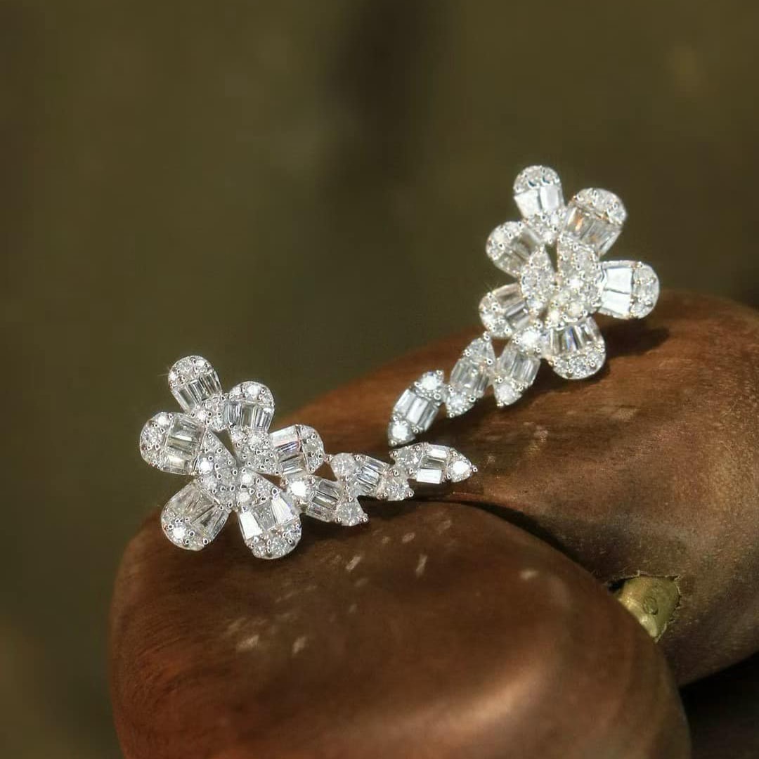 18K天然鑽石-氣質花朵耳環