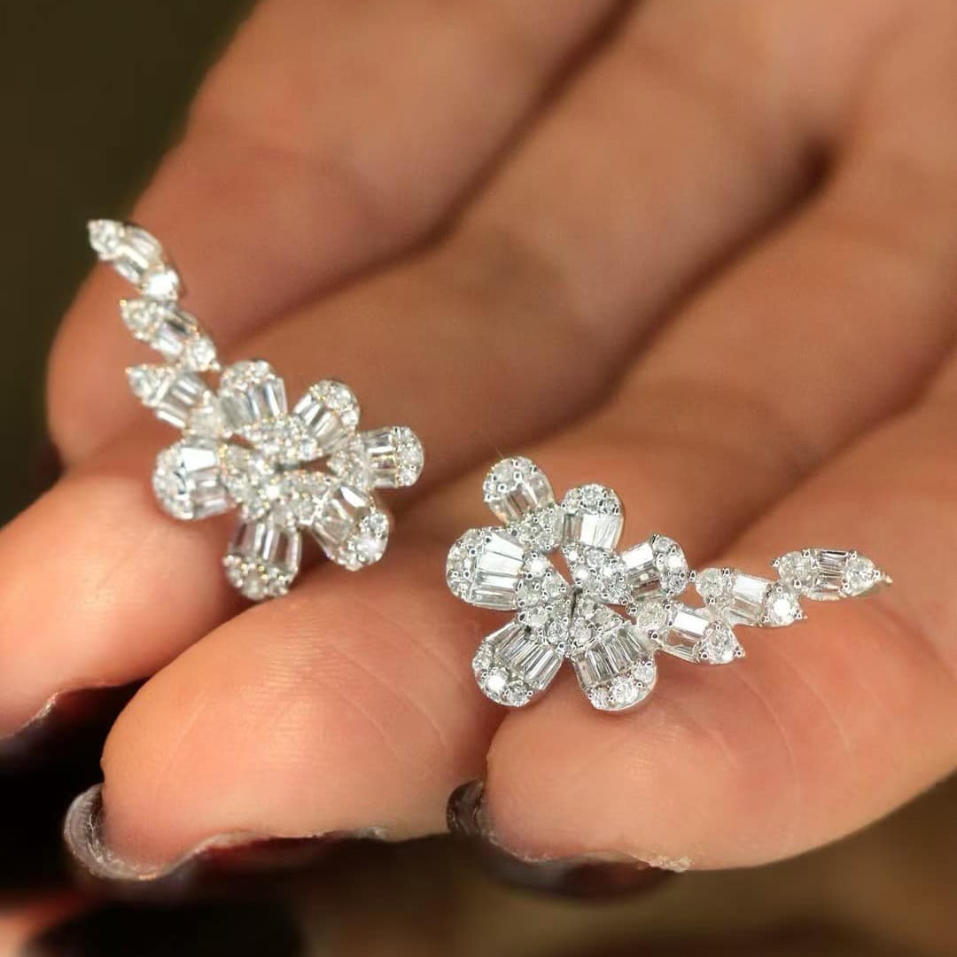 18K天然鑽石-氣質花朵耳環