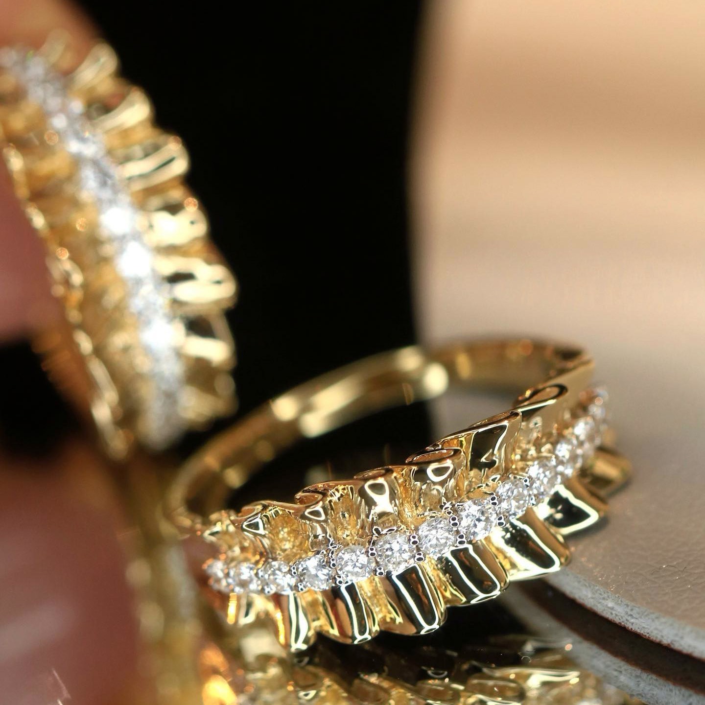 18K天然鑽石-百褶時尚戒指