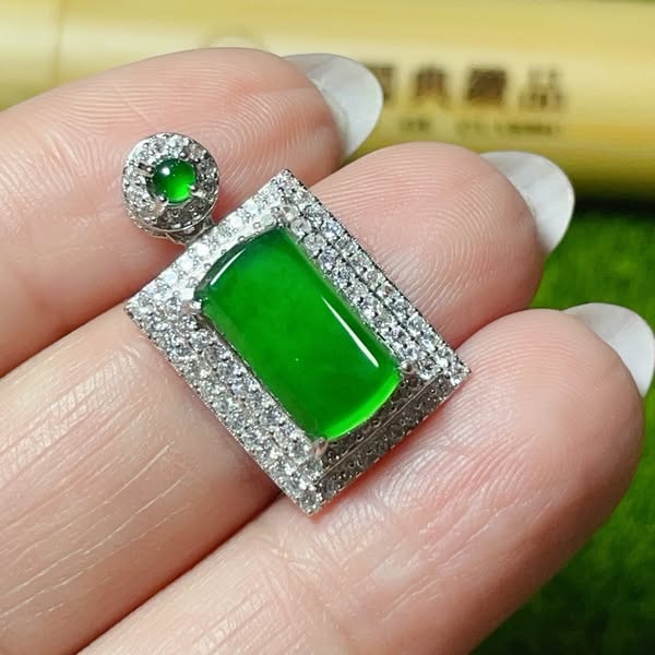 天然翡翠-A貨翡翠小無事牌墜飾