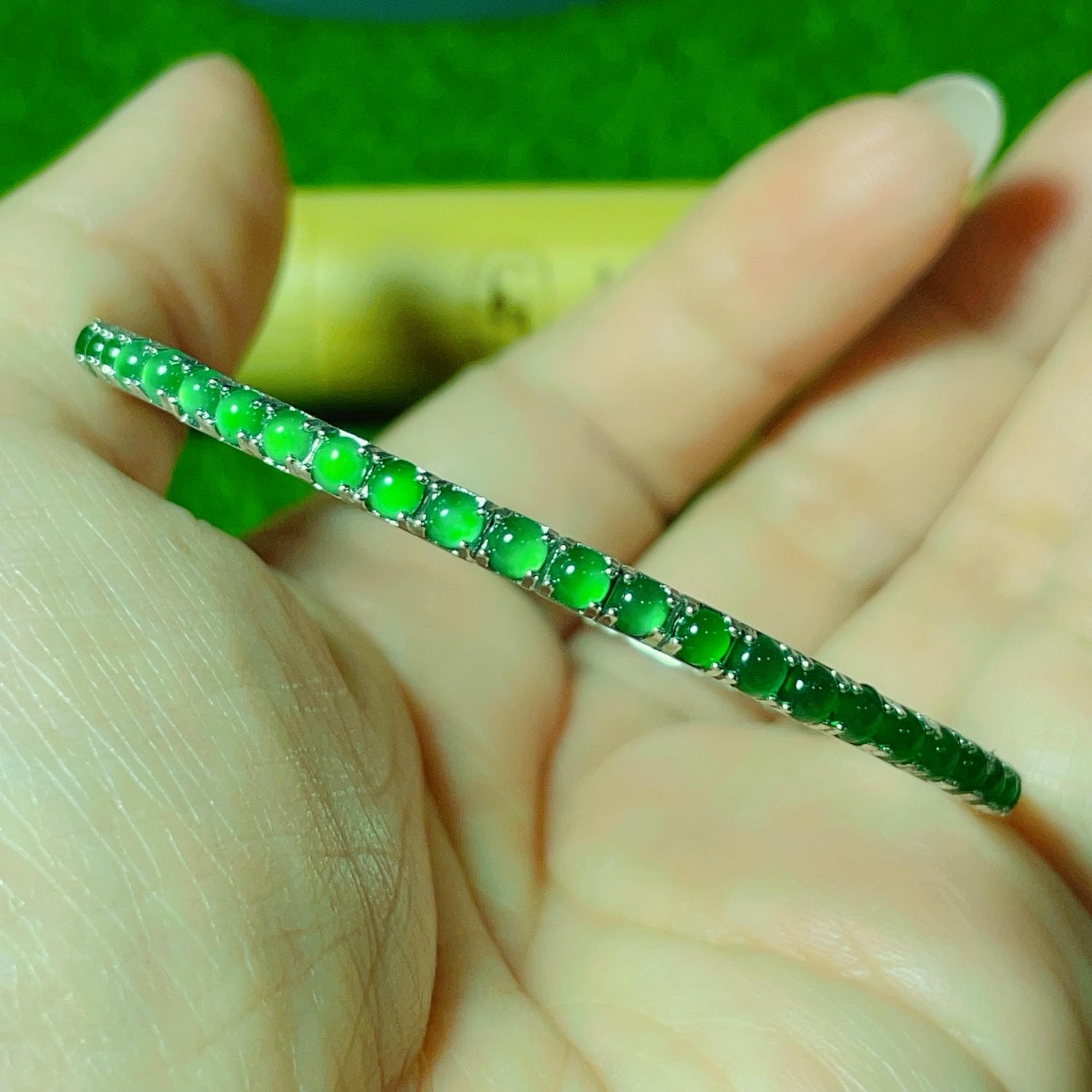 天然翡翠-A貨翡翠放光蛋面手鐲