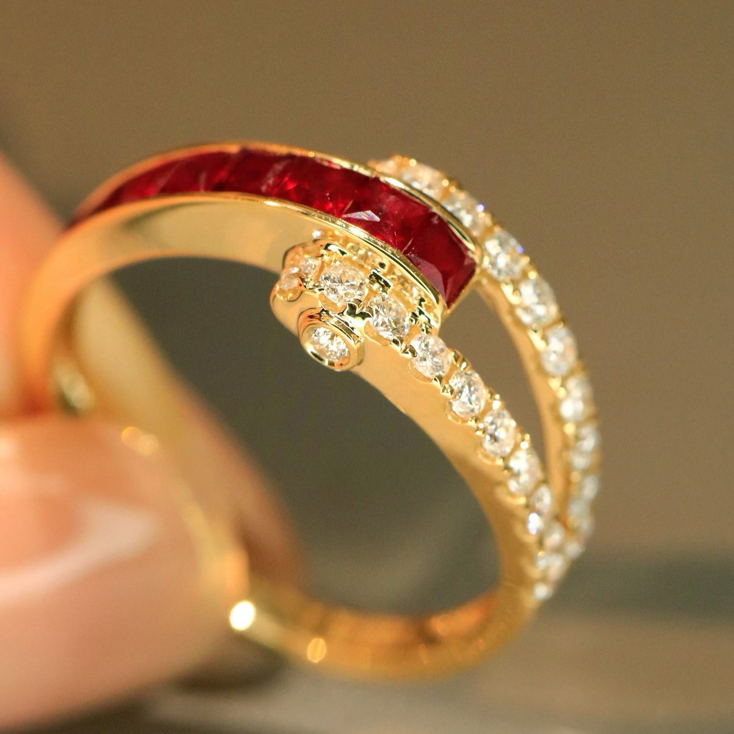 18K天然紅寶石-無邊鑲嵌復古戒指