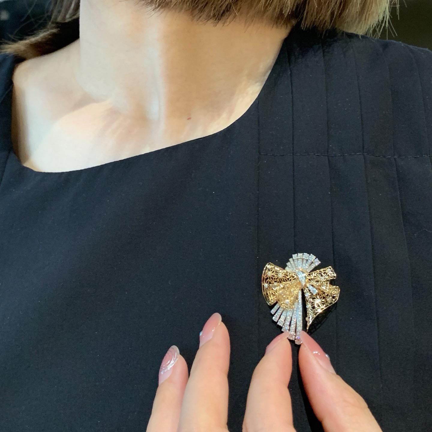 18K天然鑽石-分色工藝胸針墜飾兩用款