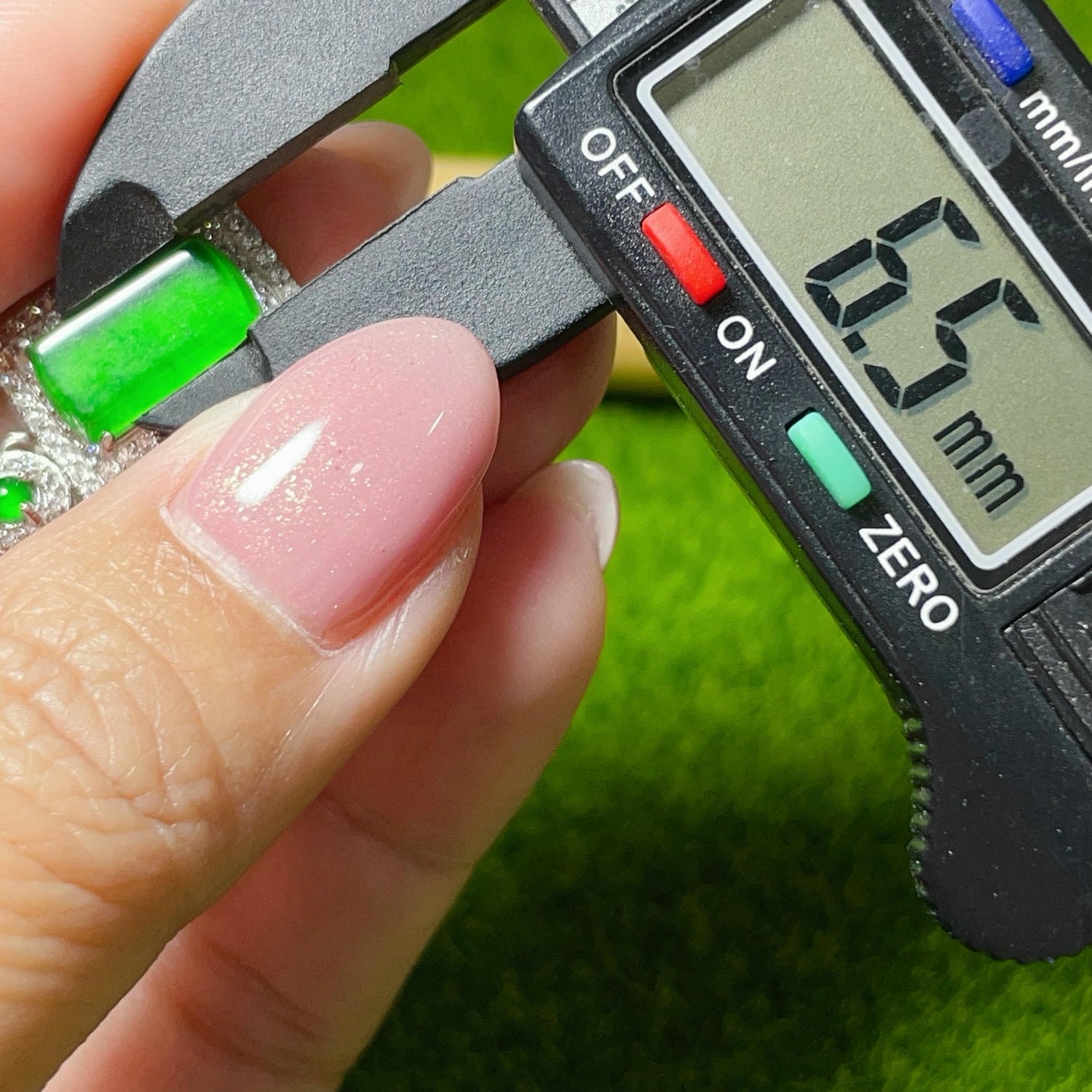 天然翡翠-A貨翡翠小無事牌墜飾