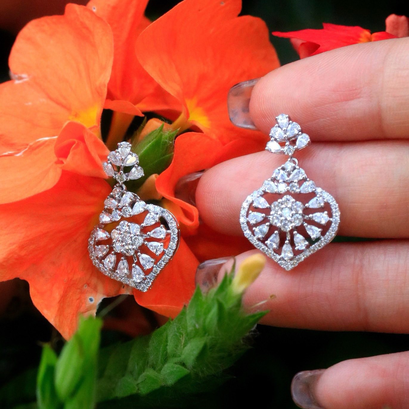 18K天然鑽石-豪華水滴造型耳環