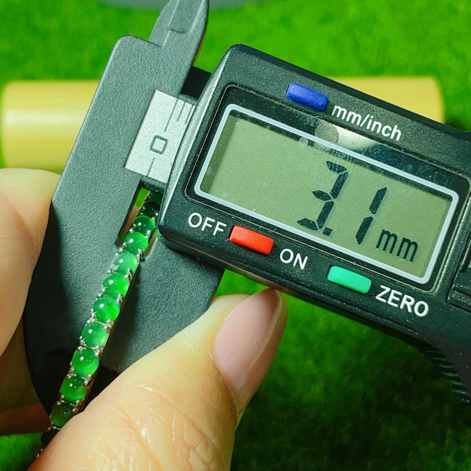 天然翡翠-A貨翡翠放光蛋面手鐲