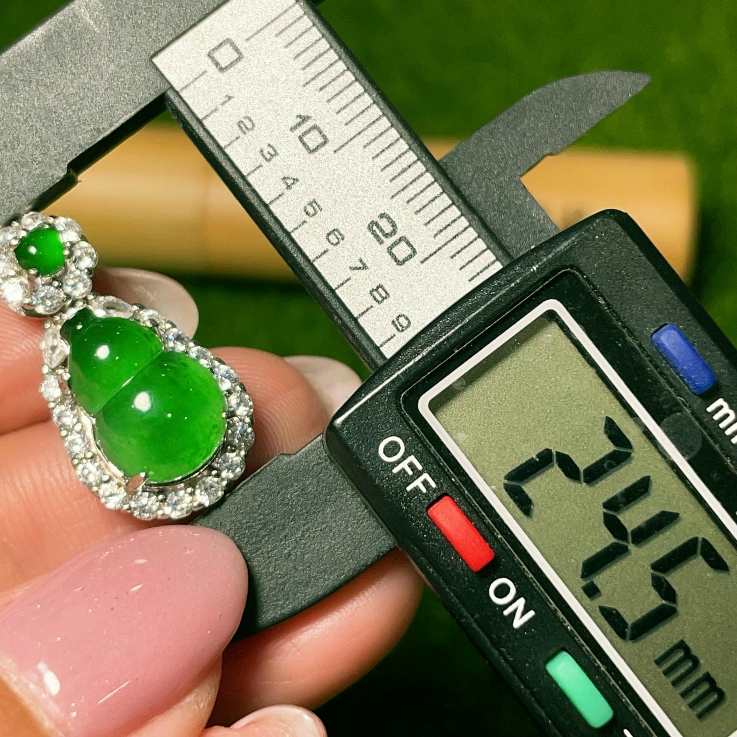 天然翡翠-A貨翡翠葫蘆超澎墜飾