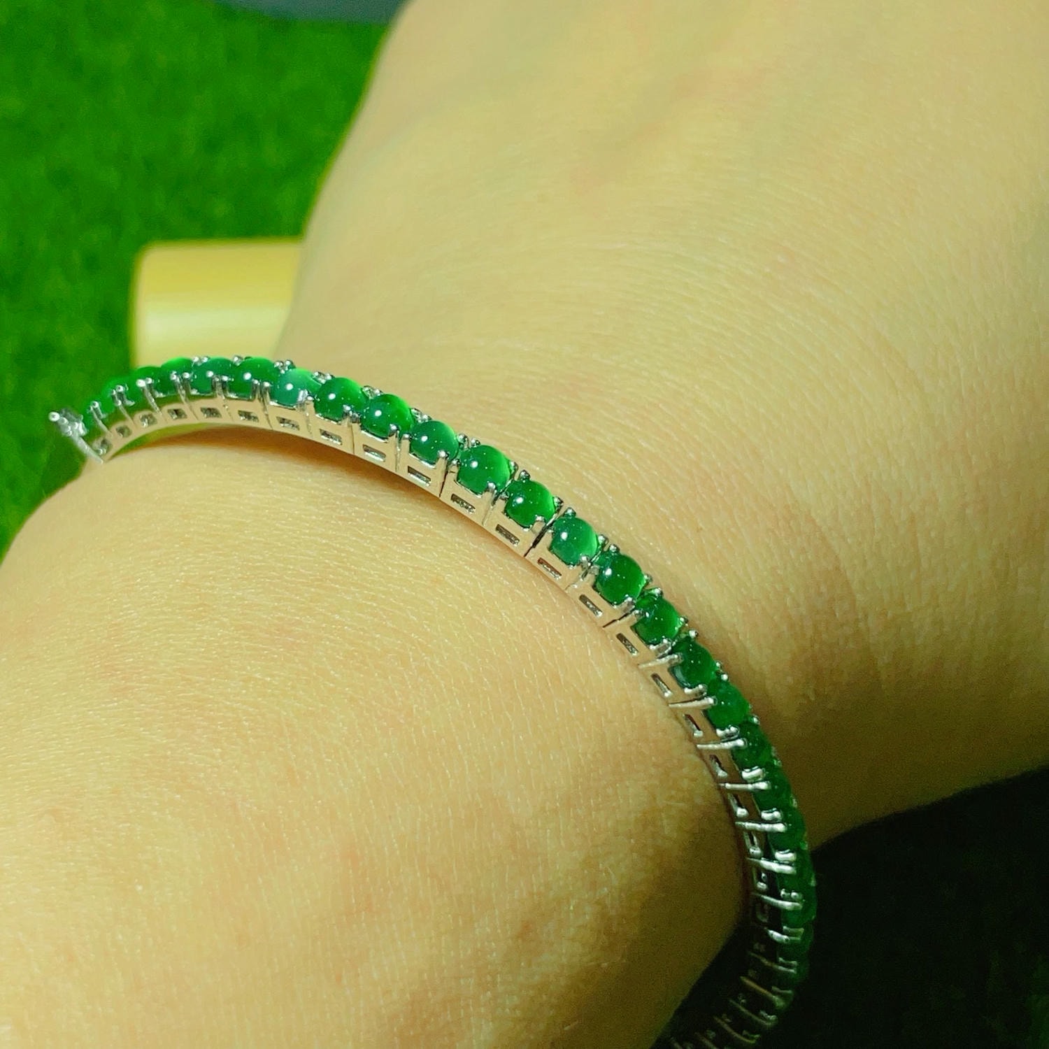 天然翡翠-A貨翡翠放光蛋面手鐲
