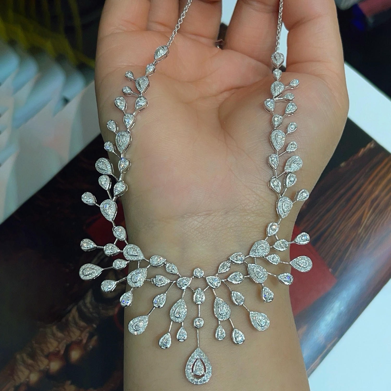 18K天然鑽石-華麗大女主項鍊