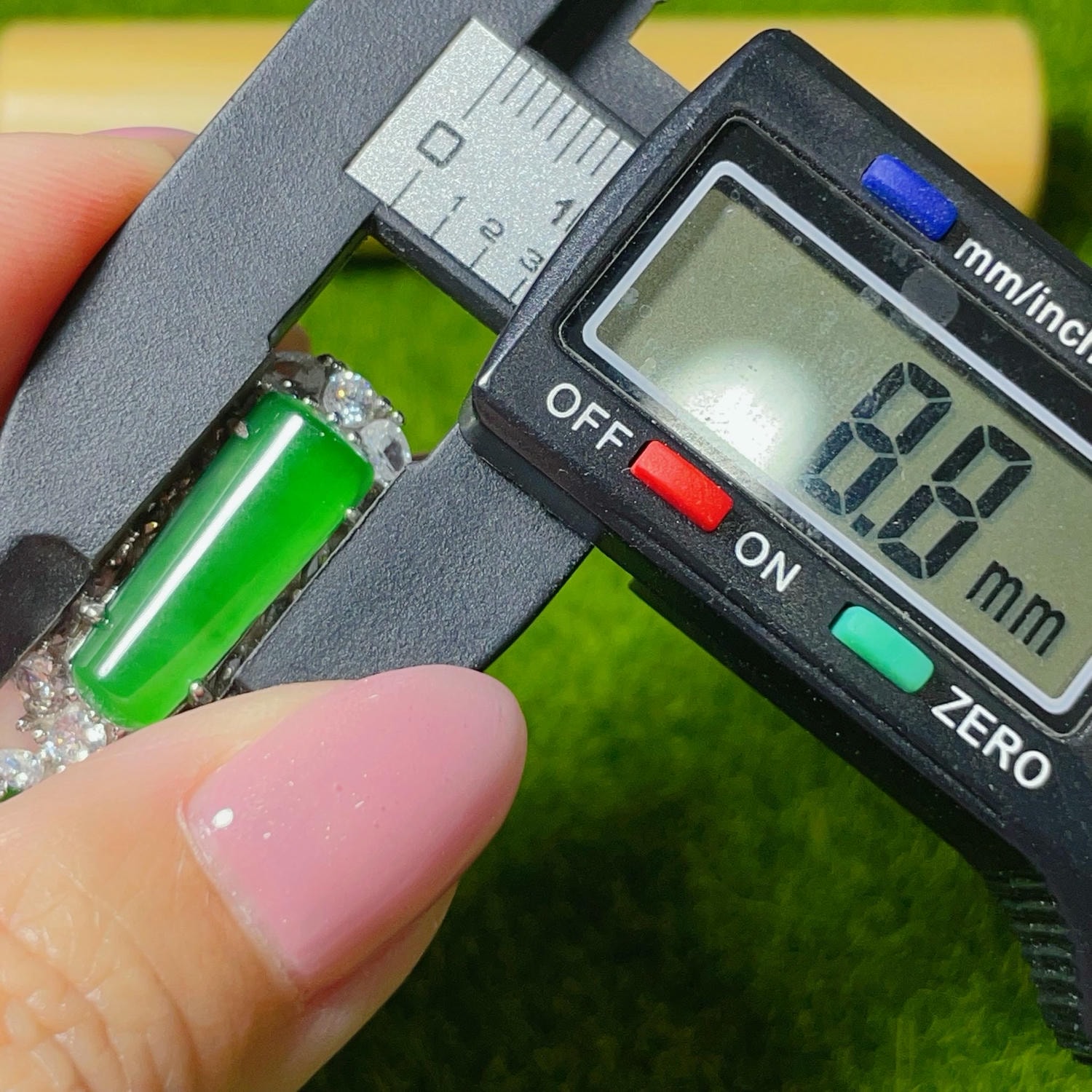 天然翡翠-A貨翡翠無事牌造型墜飾