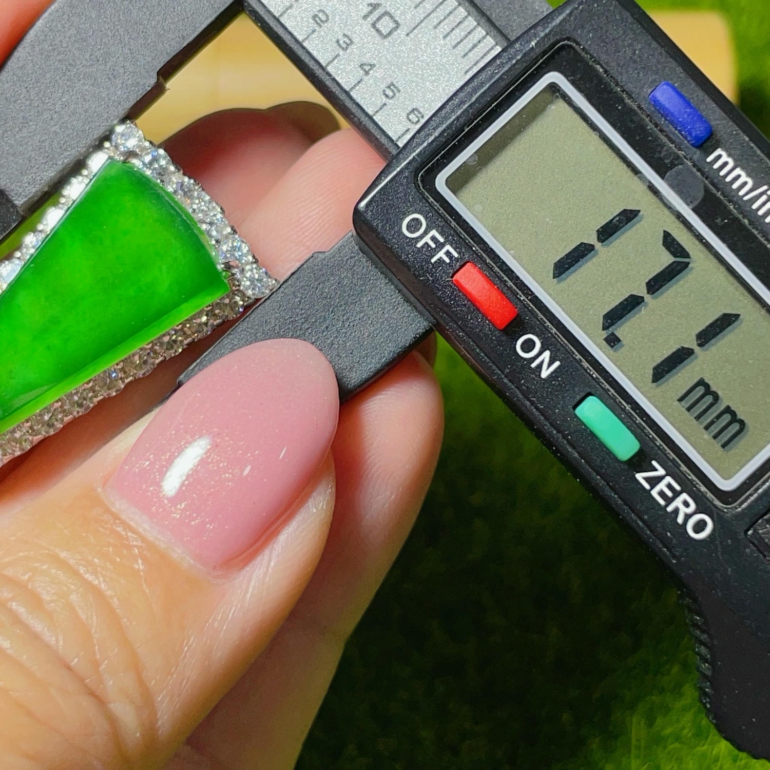 天然翡翠-A貨翡翠大器無事牌墜飾