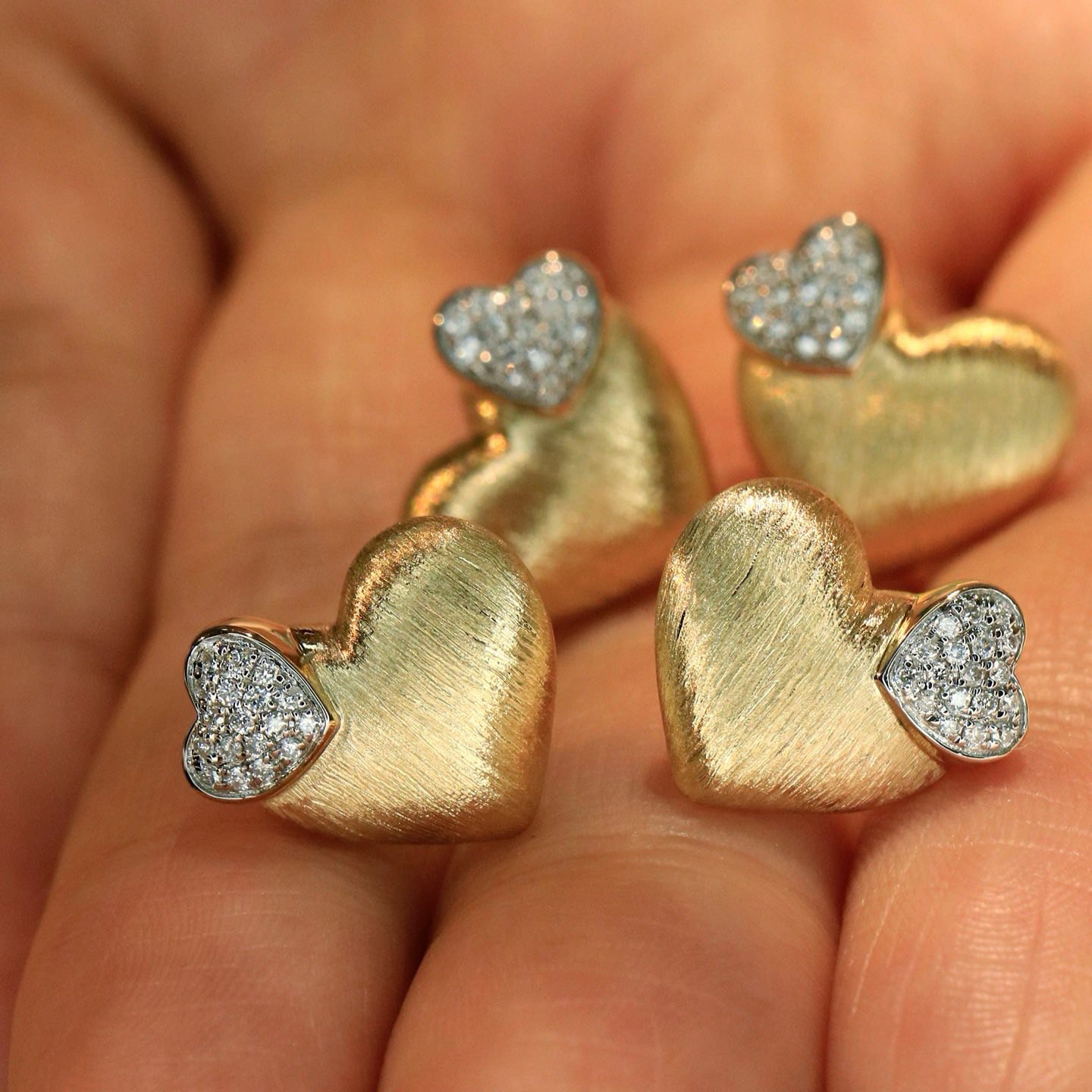 18K天然鑽石-大尺寸拉絲愛心耳環