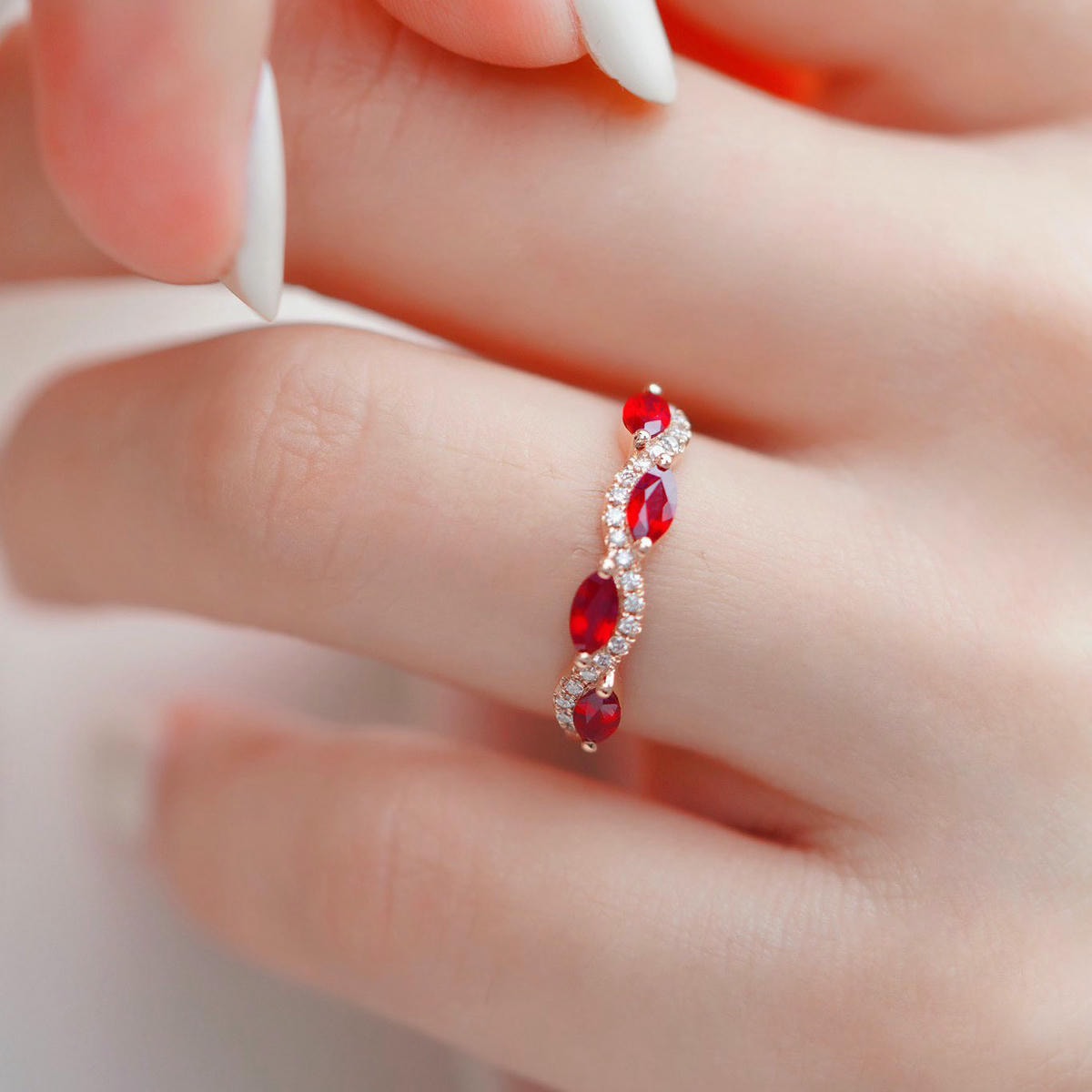 18K天然紅寶石-交叉波浪氣質戒指