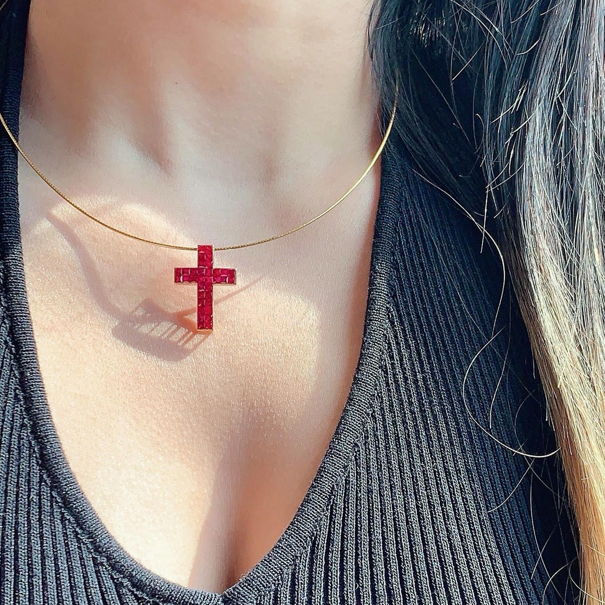 18K天然紅寶石-十字架墜飾