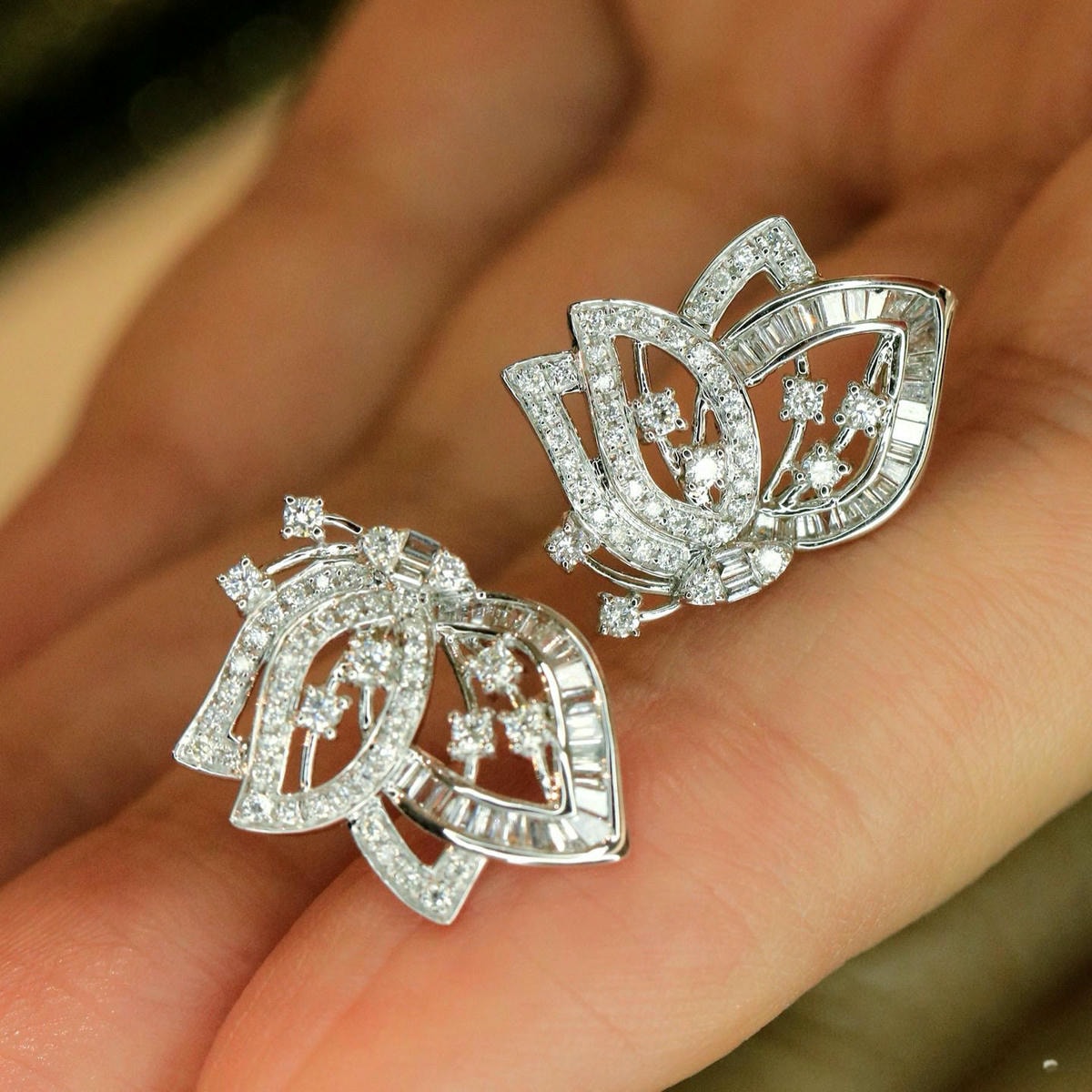 18K天然鑽石-靈動飛舞蝴蝶耳環 - 第3張圖 18K天然鑽石-靈動飛舞蝴蝶耳環