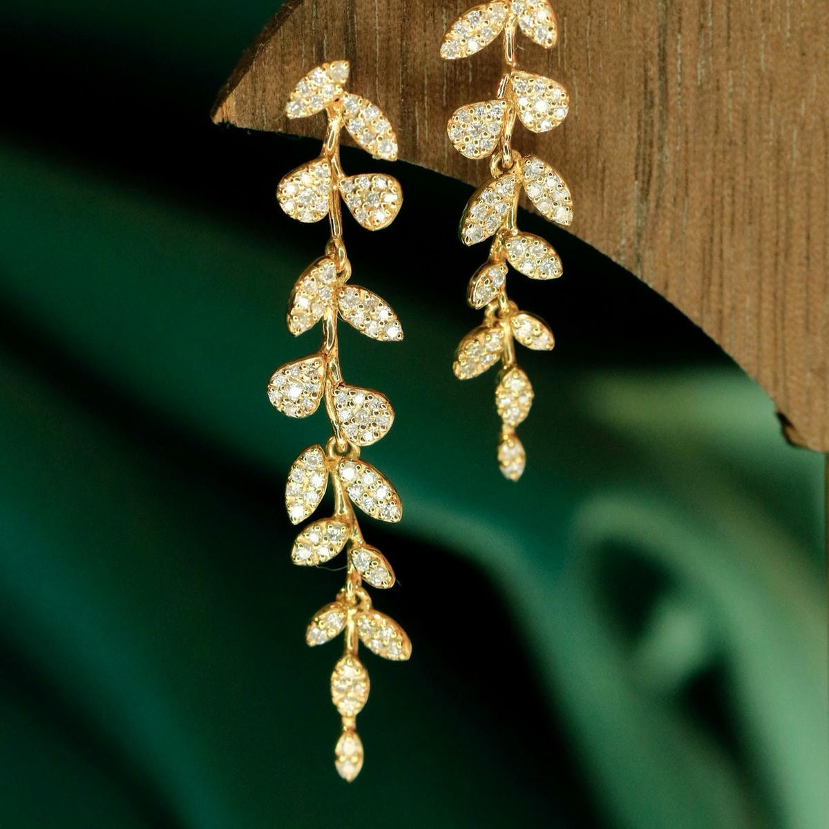 18K天然鑽石-藤蔓垂墜耳環