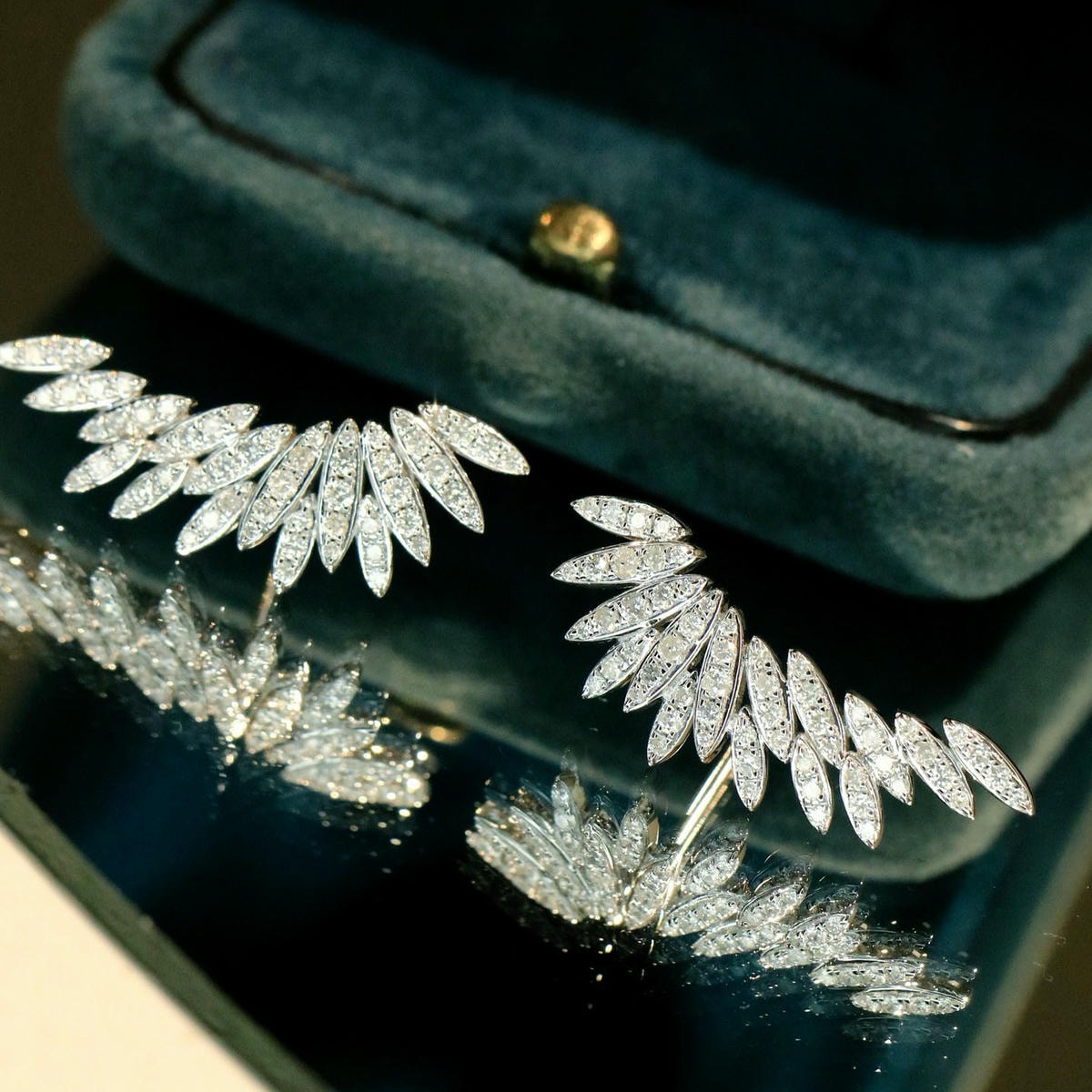 18K天然鑽石-天使翅膀豪華耳環