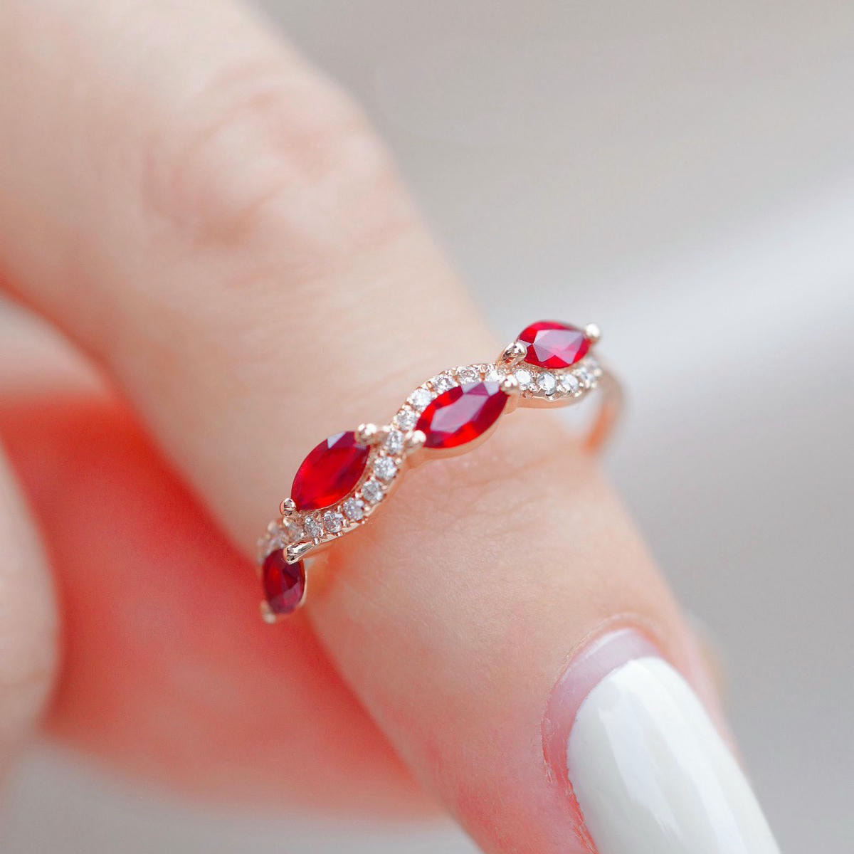 18K天然紅寶石-交叉波浪氣質戒指