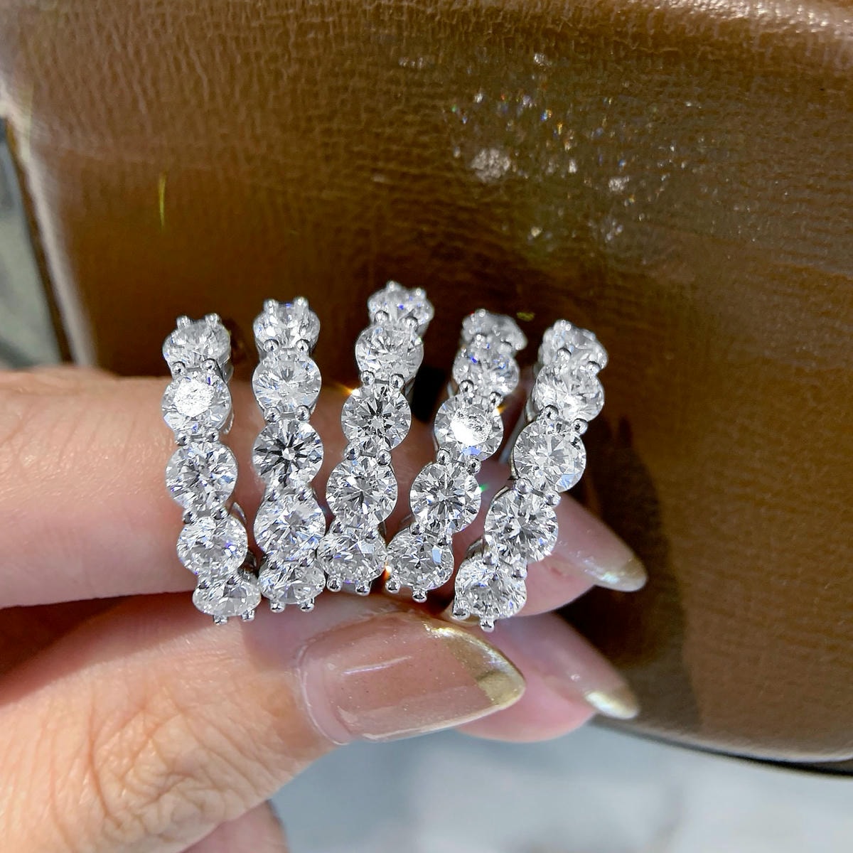 PT950天然鑽石-顆顆大粒經典戒指