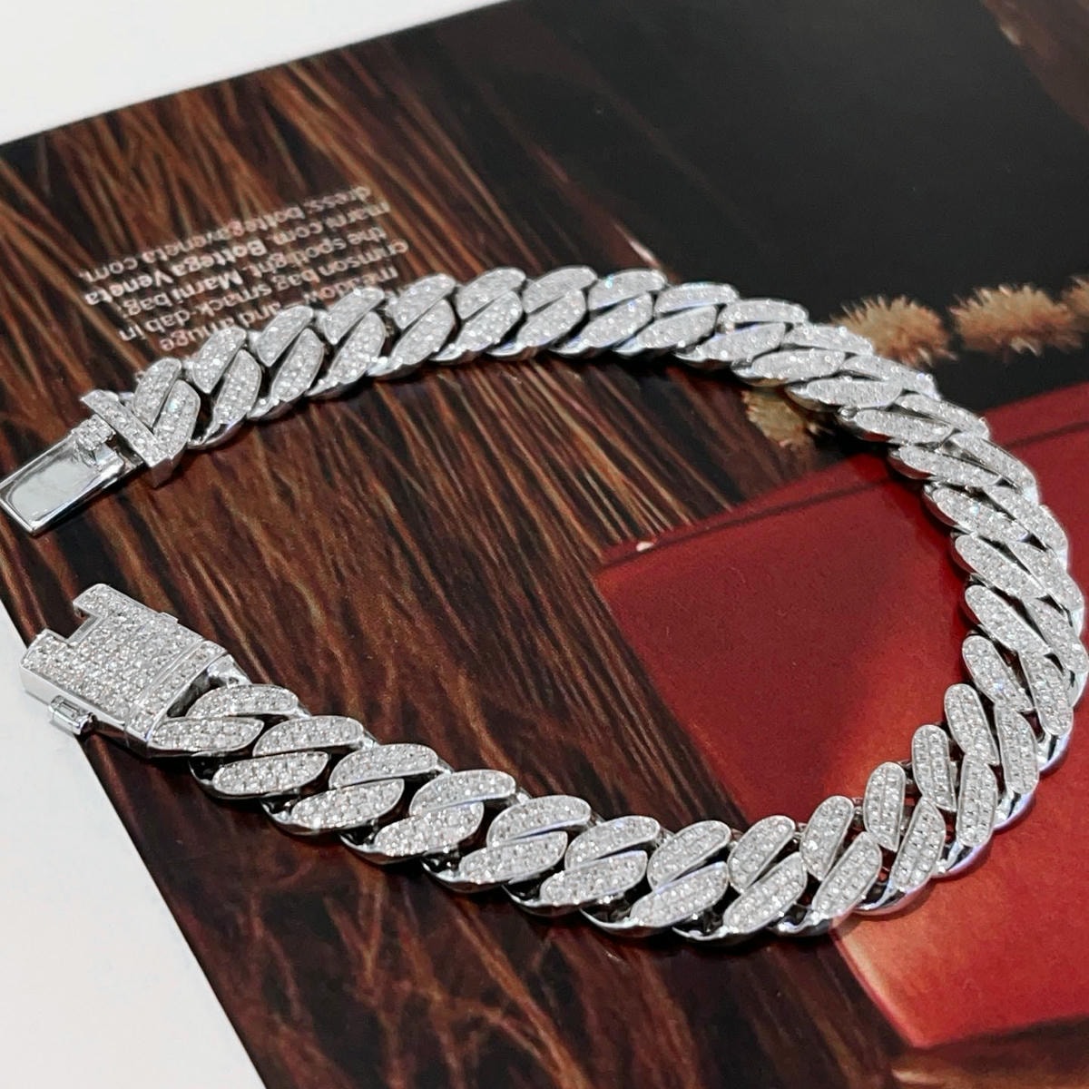 18K天然鑽石-厚金豪鑲超閃手鍊 - 第4張圖 18K天然鑽石-厚金豪鑲超閃手鍊