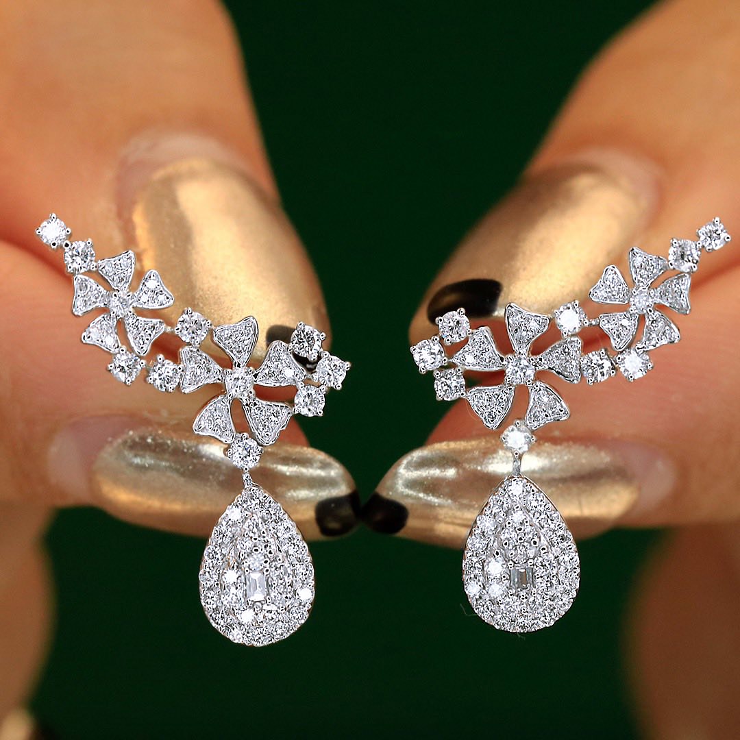 18K天然鑽石-水滴花瓣耳環