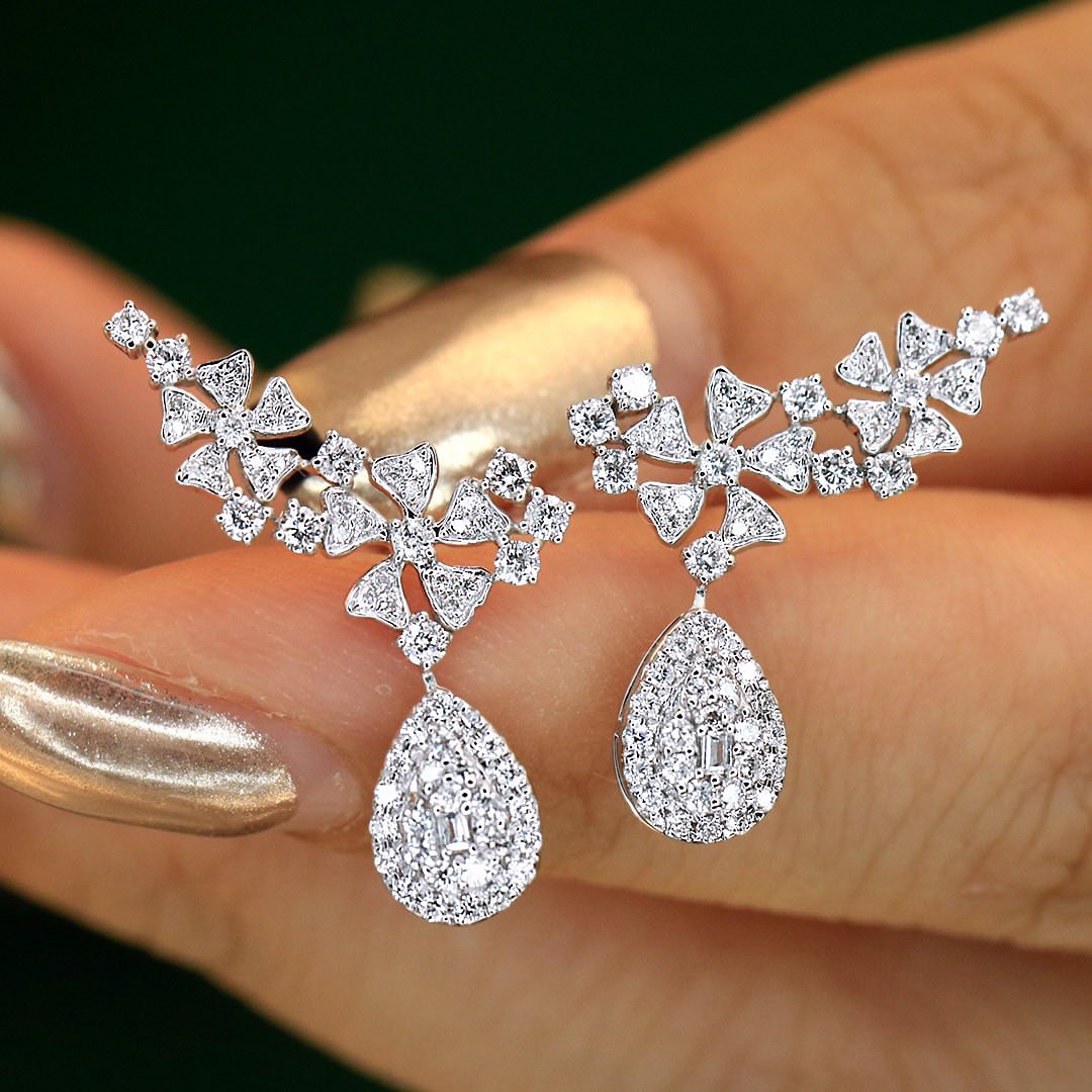 18K天然鑽石-水滴花瓣耳環