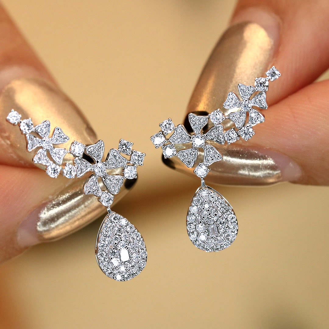 18K天然鑽石-水滴花瓣耳環