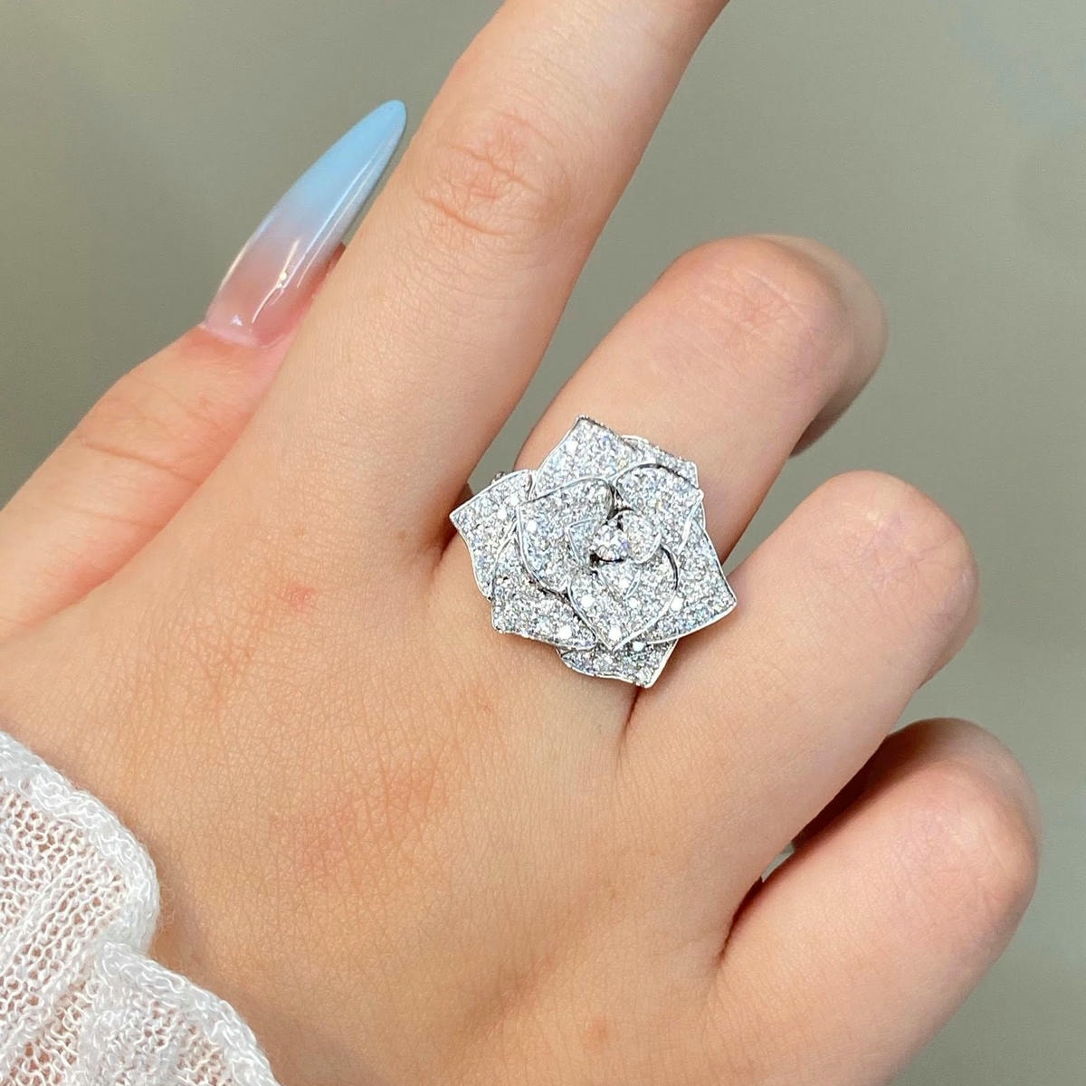 PT950天然鑽石-伯爵花戒指