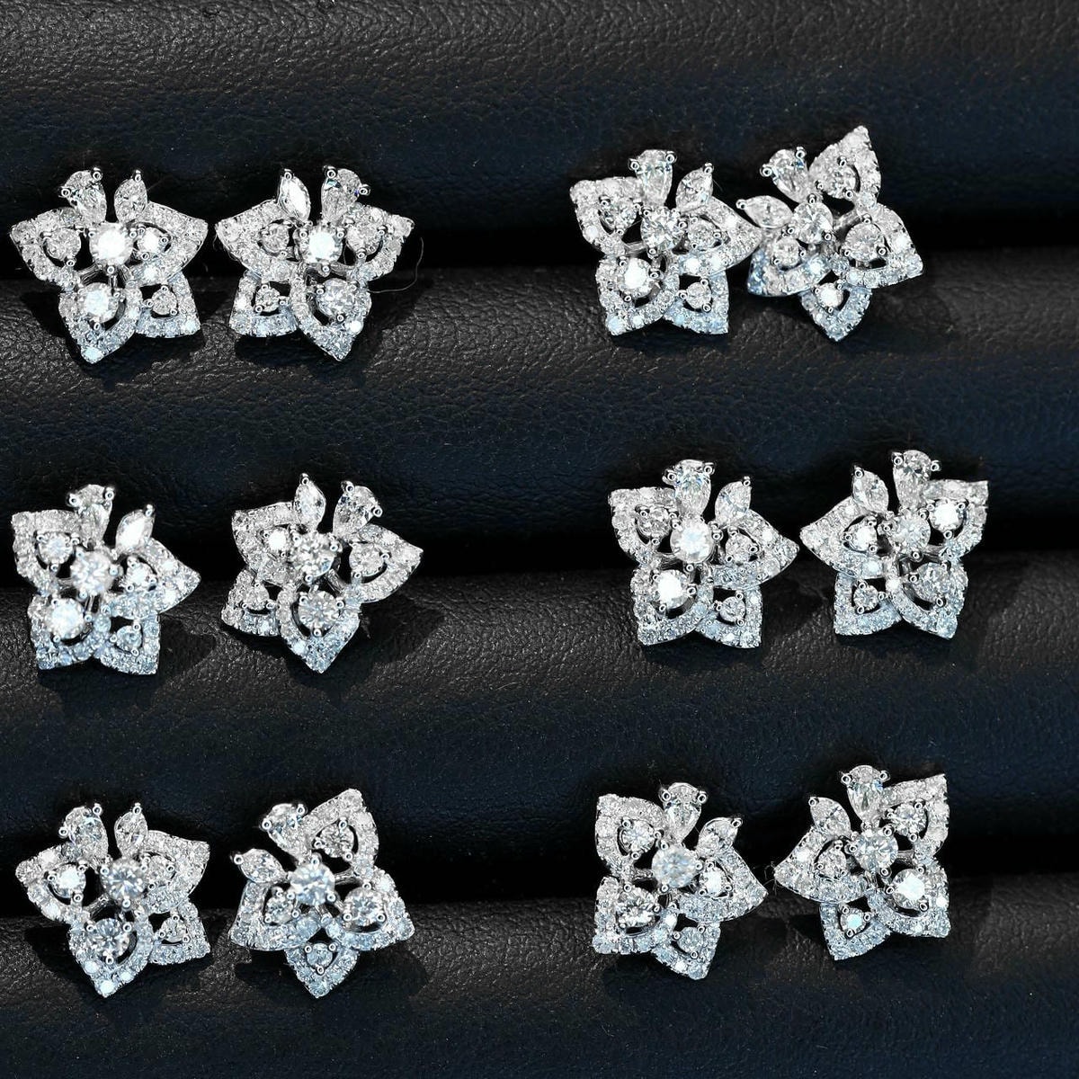 18K天然鑽石-細緻小花耳環