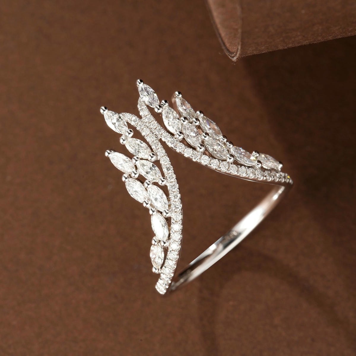 18K天然鑽石-馬眼火焰戒指